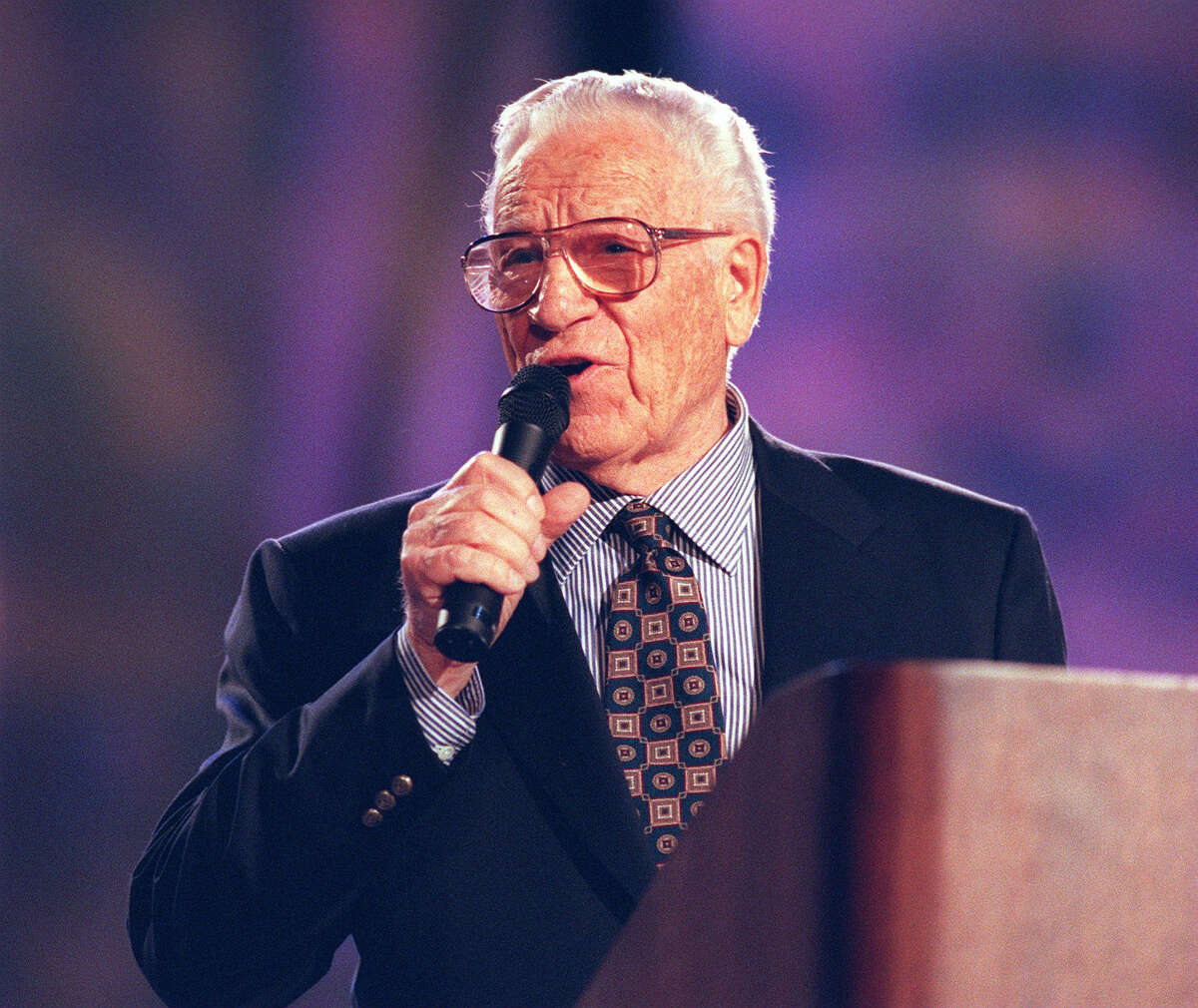 Beverly Shea, Billy Graham's Singer, Dies At 104
