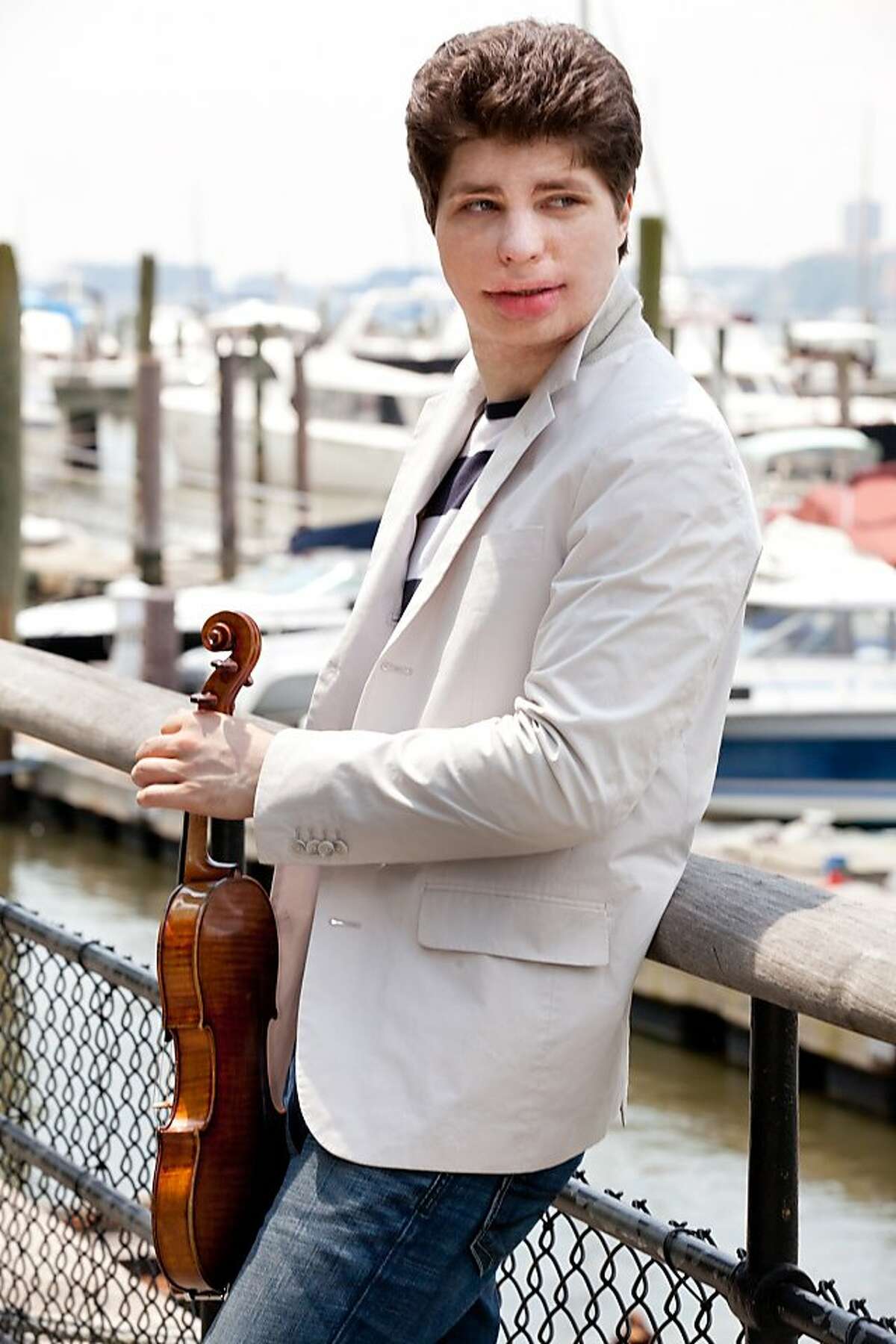 Violinist Augustin Hadelich 01_79th St Boat Basin
