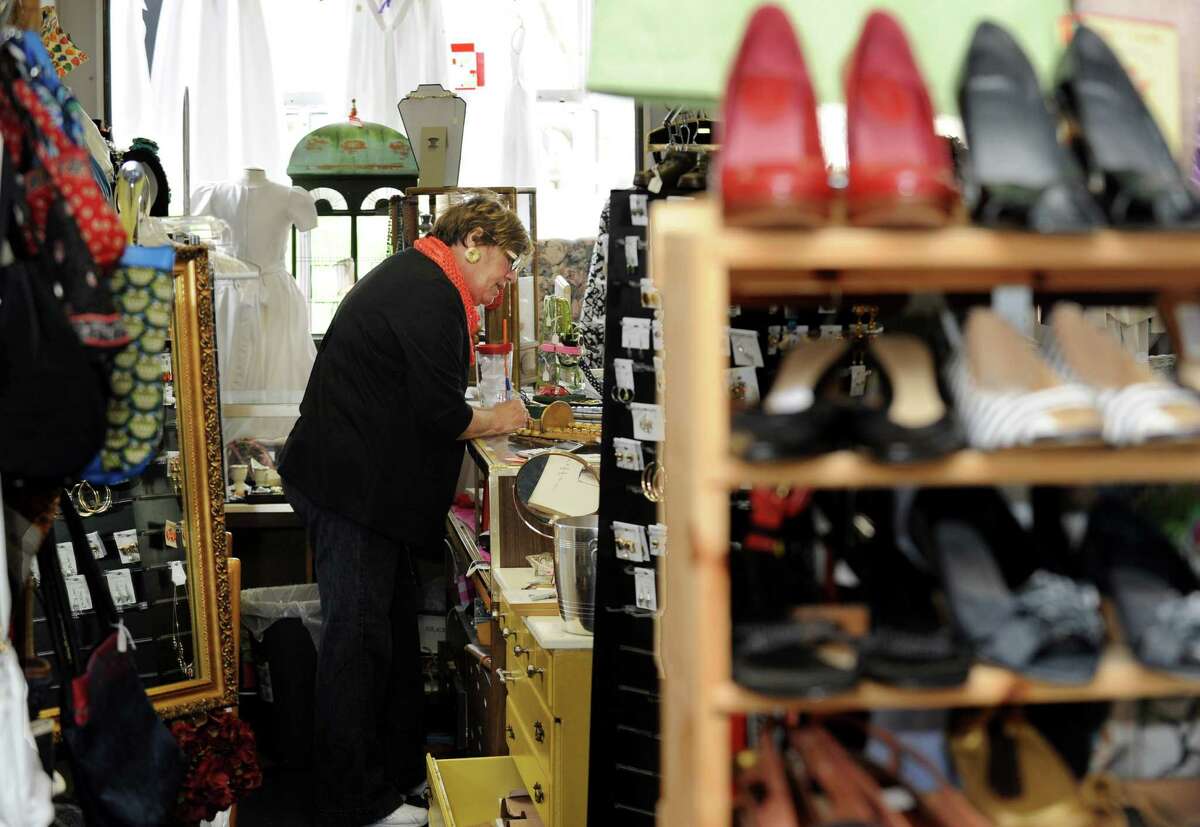 Stratford thrift shop draws clients in with 'this and that'