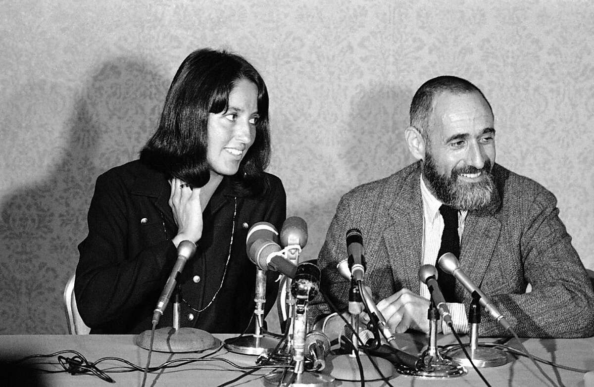 Joan Baez controversial folk singer and exponent of peace with Ira Sandperl, director of her Carmel area Baez Institute of Non-Violence at press conference in San Francisco, Feb. 28, 1967.