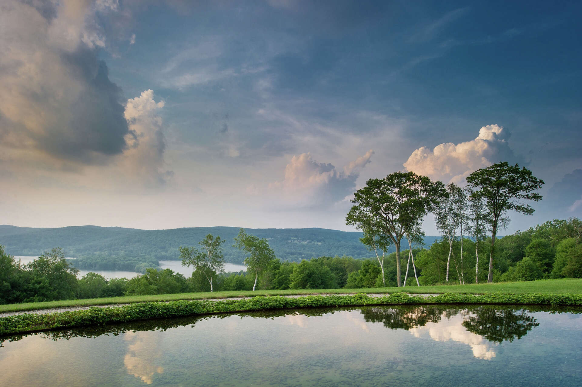 Meet author of 'Private Edens, Beautiful Country Gardens'