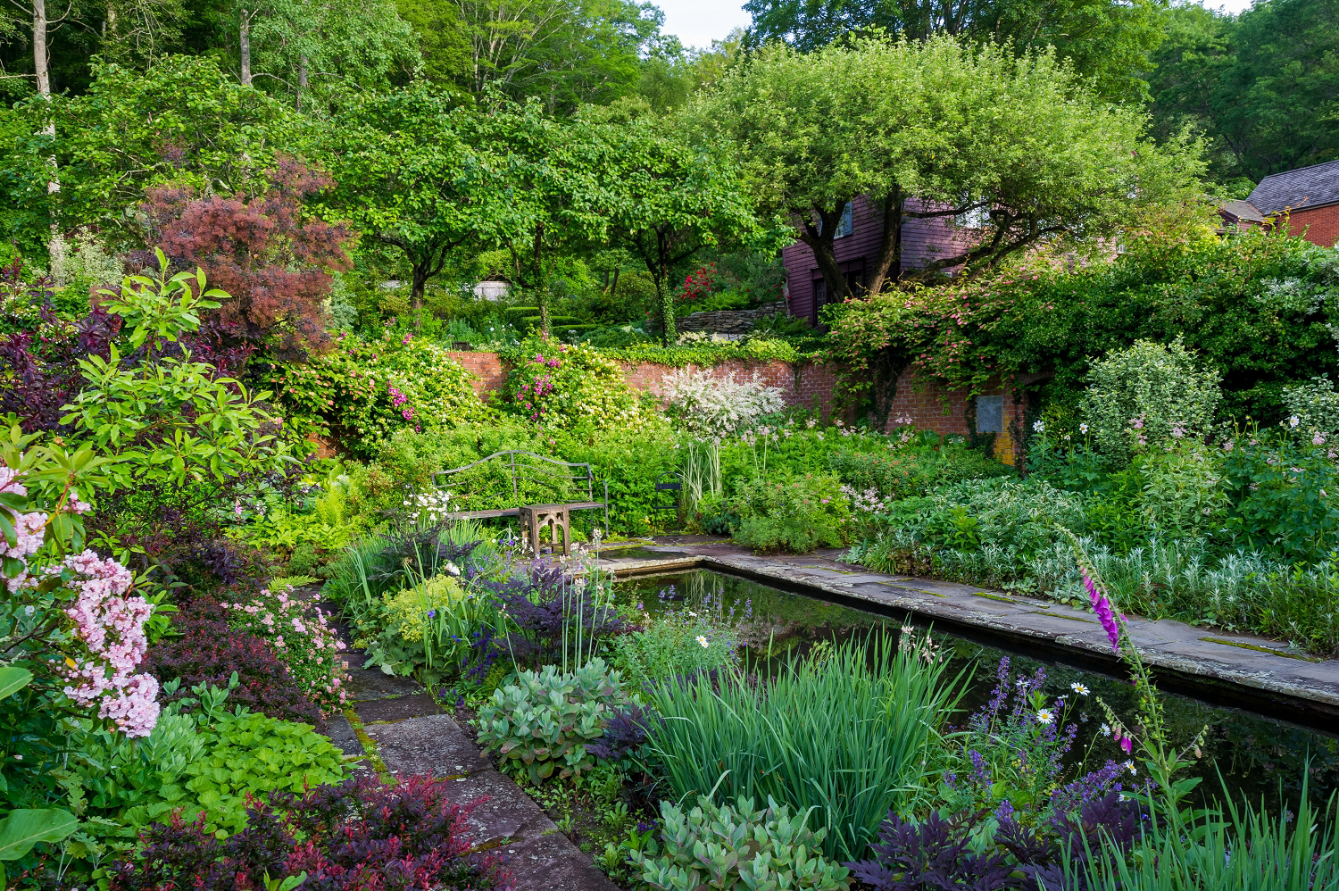 Meet author of 'Private Edens, Beautiful Country Gardens'