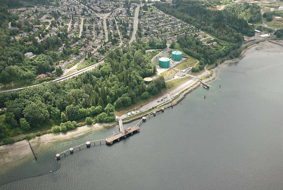 Oil pipeline expansion battle looms