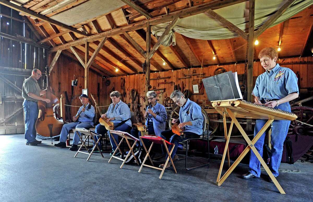 Spindletop goes back to the past with Cowboy Ruckus