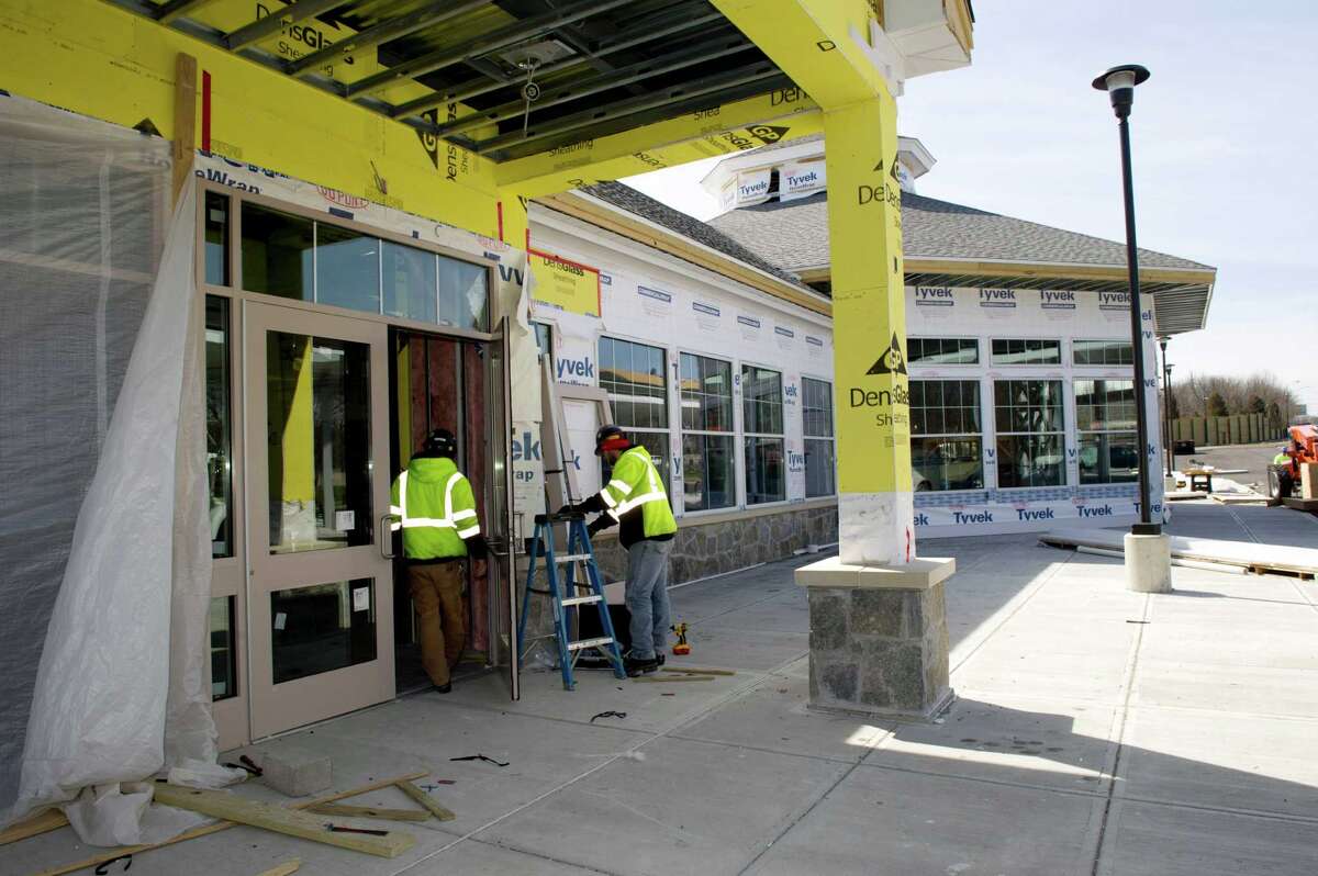 Darien rest plaza to open for summer