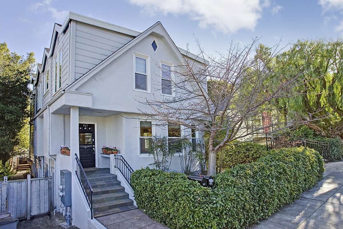 Sausalito home near waterfront has luxury master suite