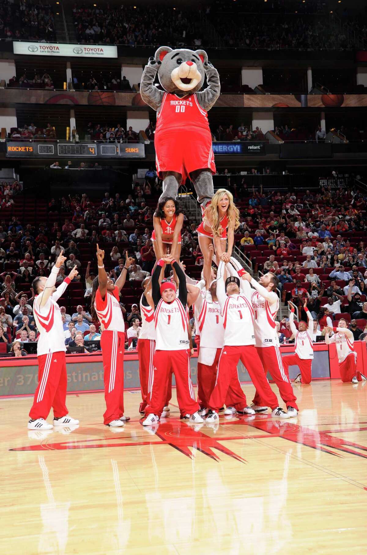 Rockets' Clutch shares a Boston running story, talks tats and Houston spots