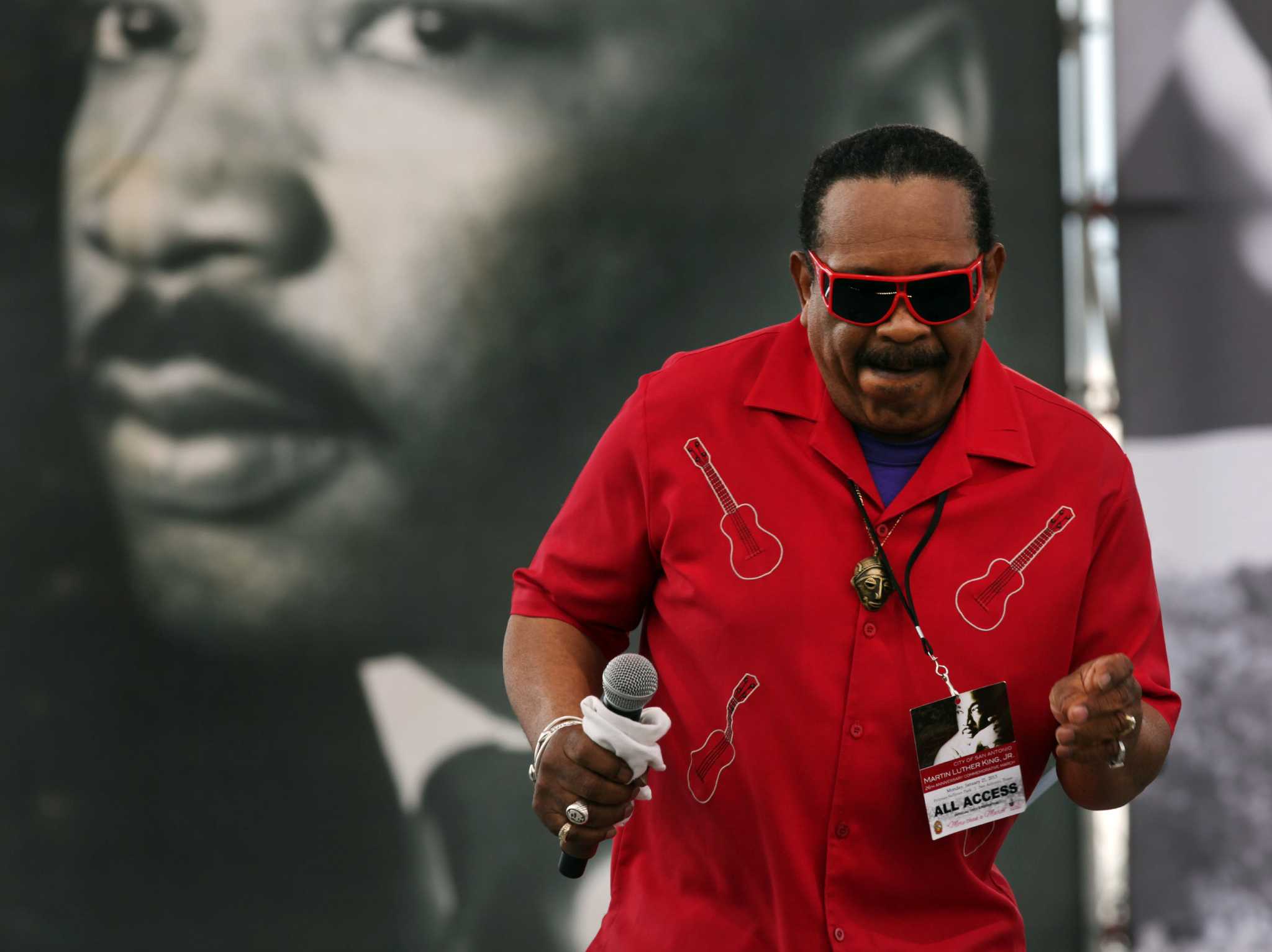 R&B dance party at Pueblo Hall