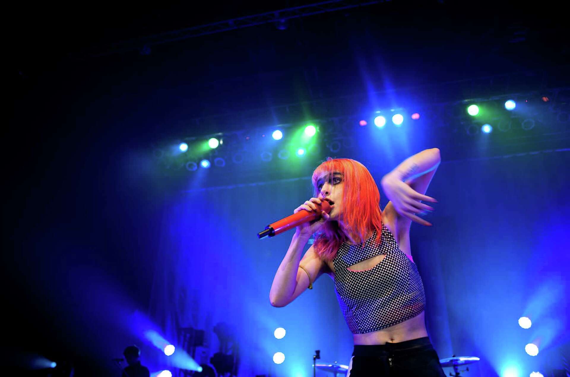 Paramore gets crowd pumped at sold-out show