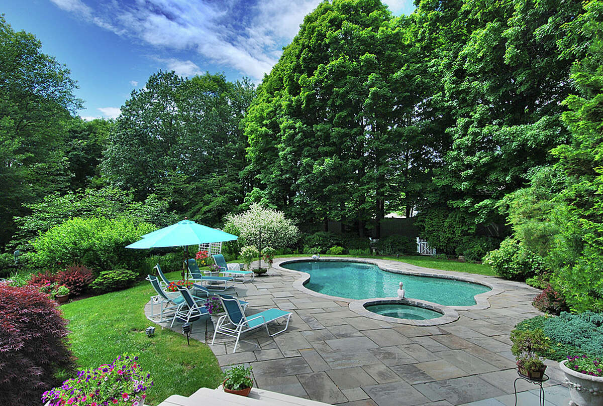 On the market Colonial on Golden Pond Lane makes stylish waves