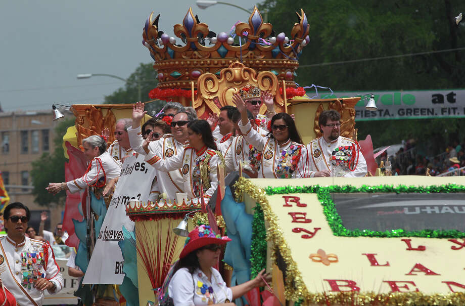 The 2013 Battle of Flowers parade - mySA