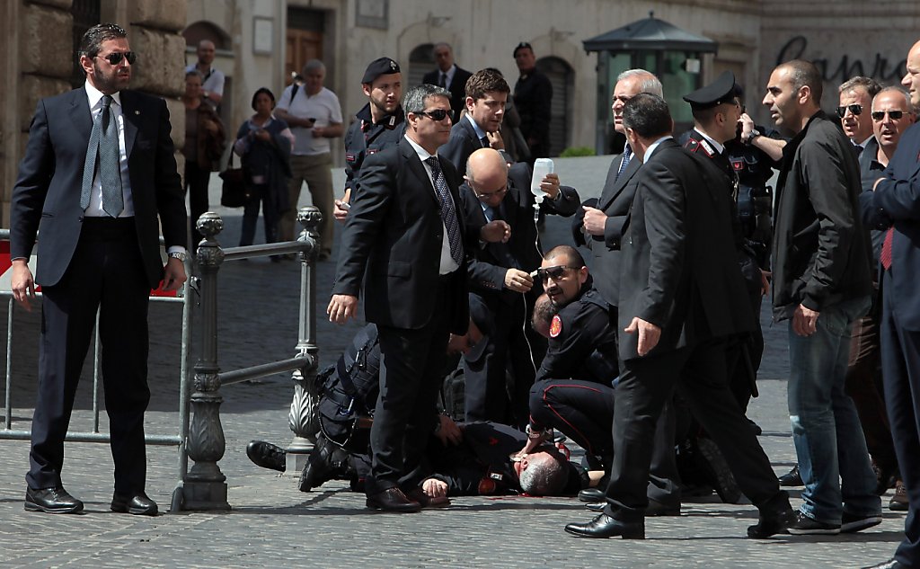 2 killed as Italy's government sworn in