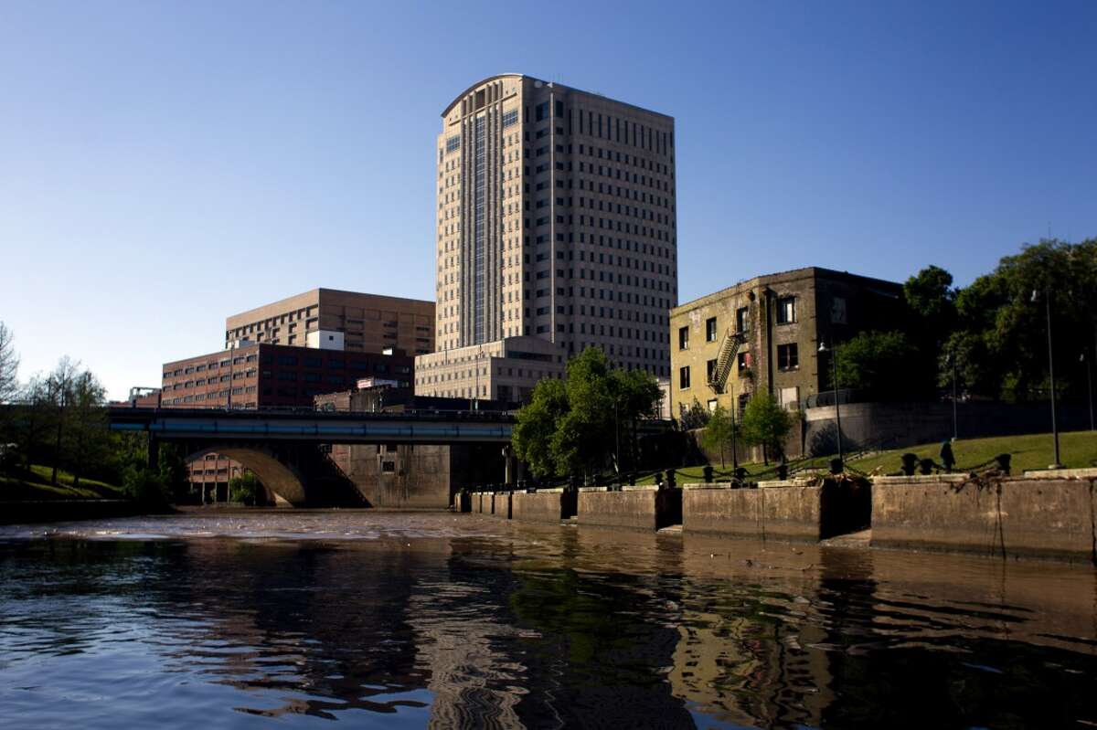 The Houston area's best backdrops for family photos