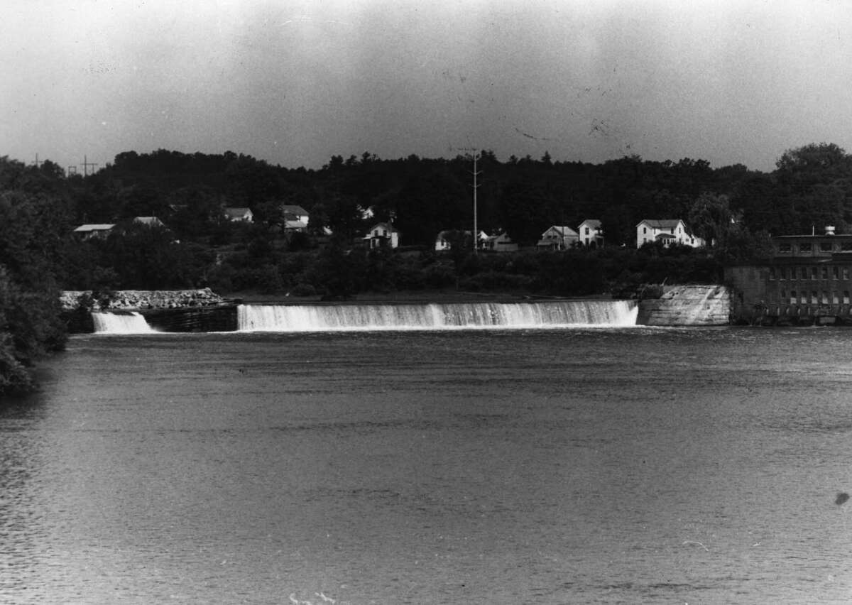 Work raises questions on canal, lawsuit