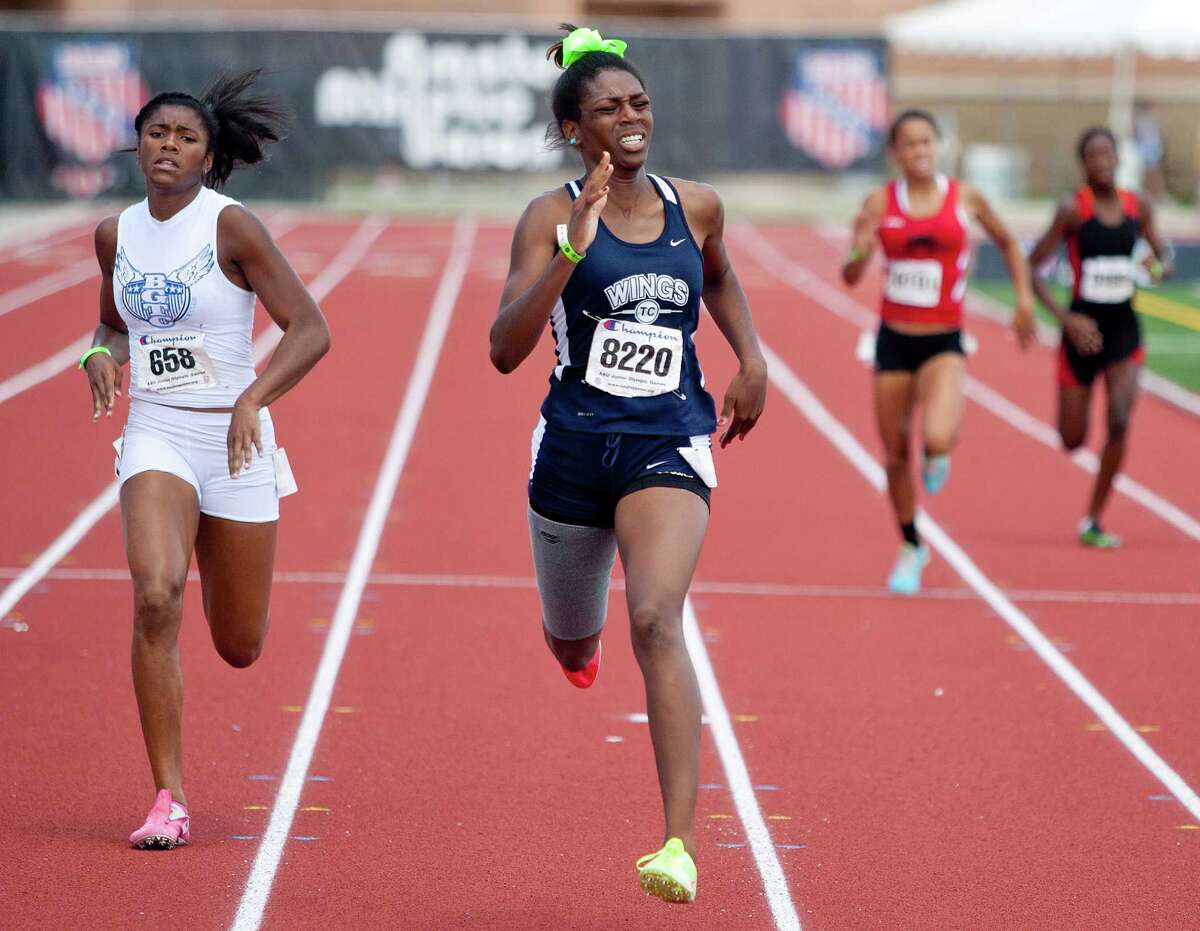 Kinkaid girls lean on Rogers, teammates