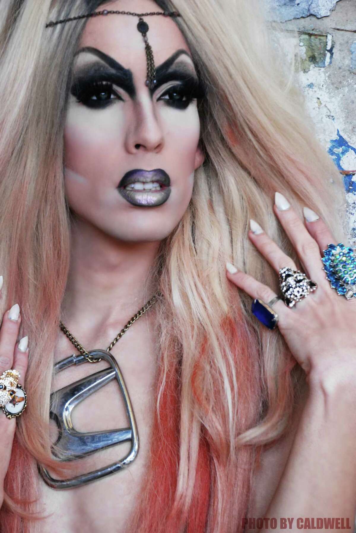 Alaska keeps it cool on 'RuPaul's Drag Race'