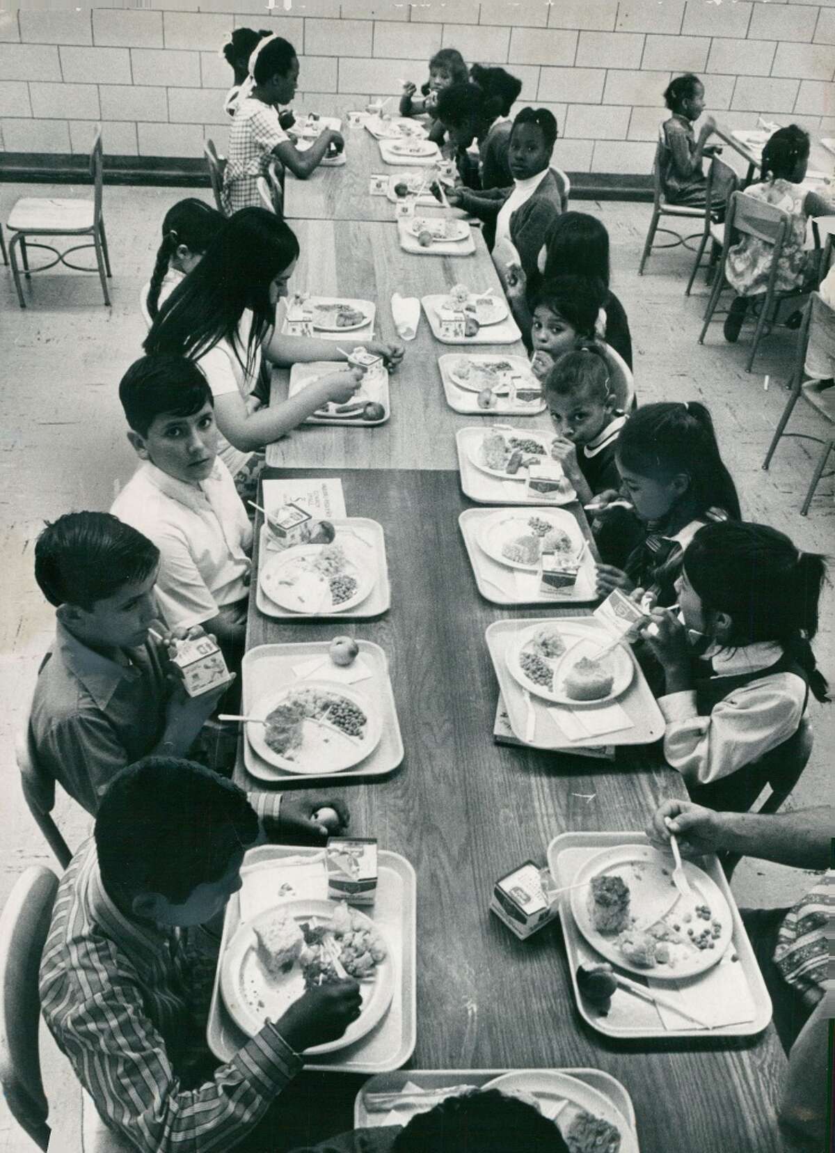How much did a Houston school lunch cost 40 years ago?