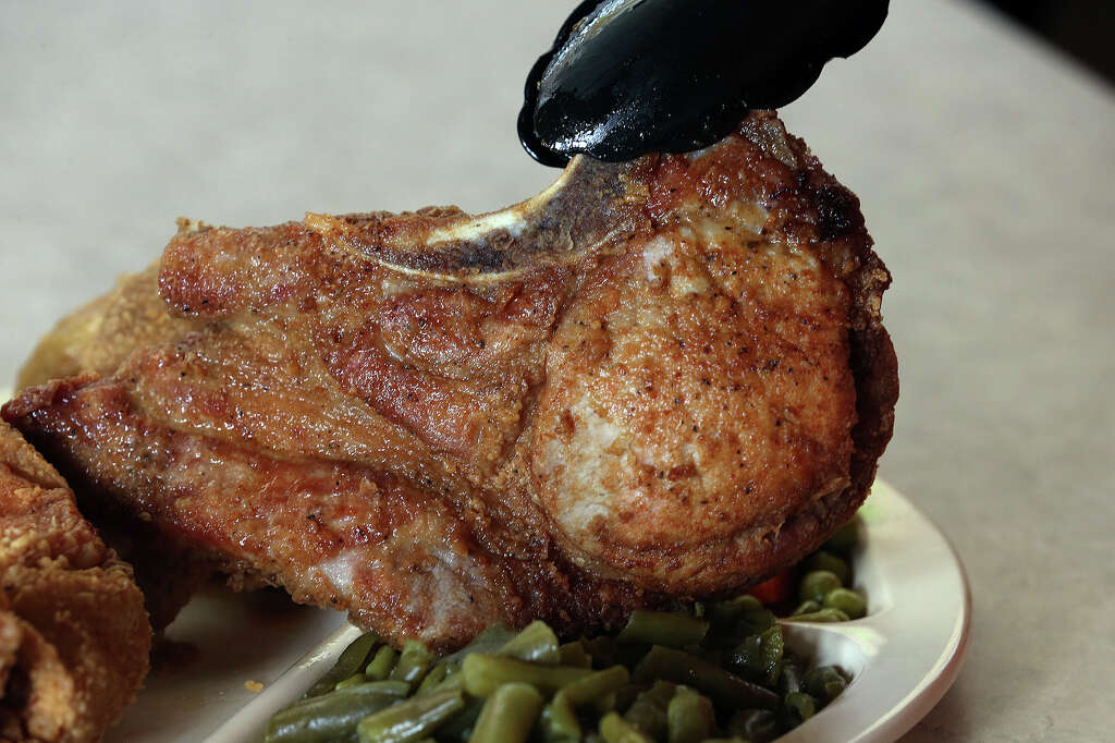 Great Eats In San Antonio Express News A Fried Pork Chop At Mr Mrs G S 2222 W White