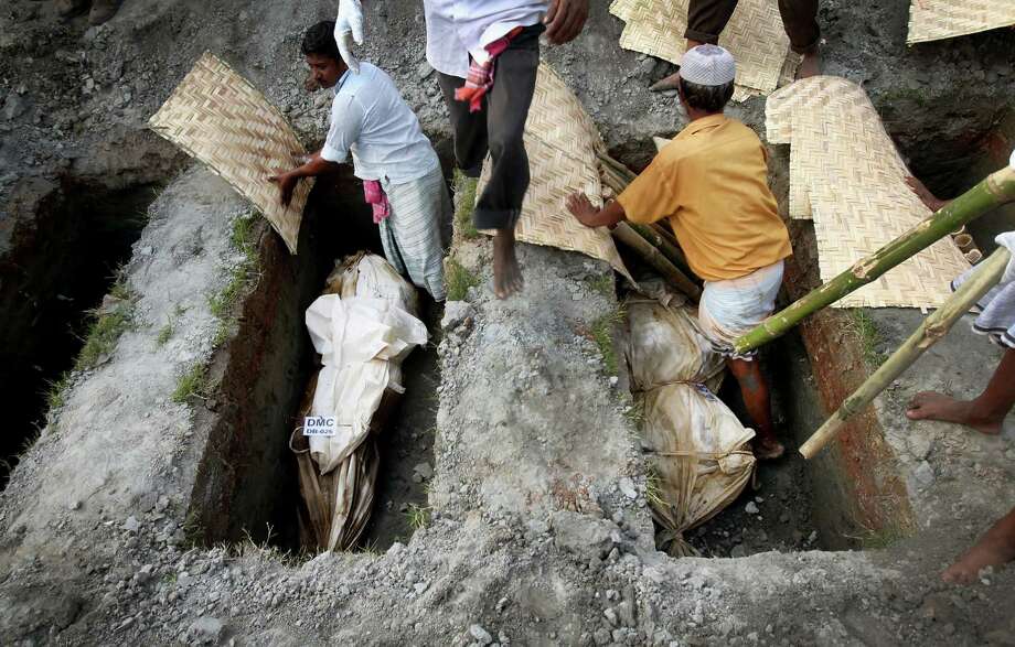 Bangladesh Building Collapse Victims Buried - Times Union