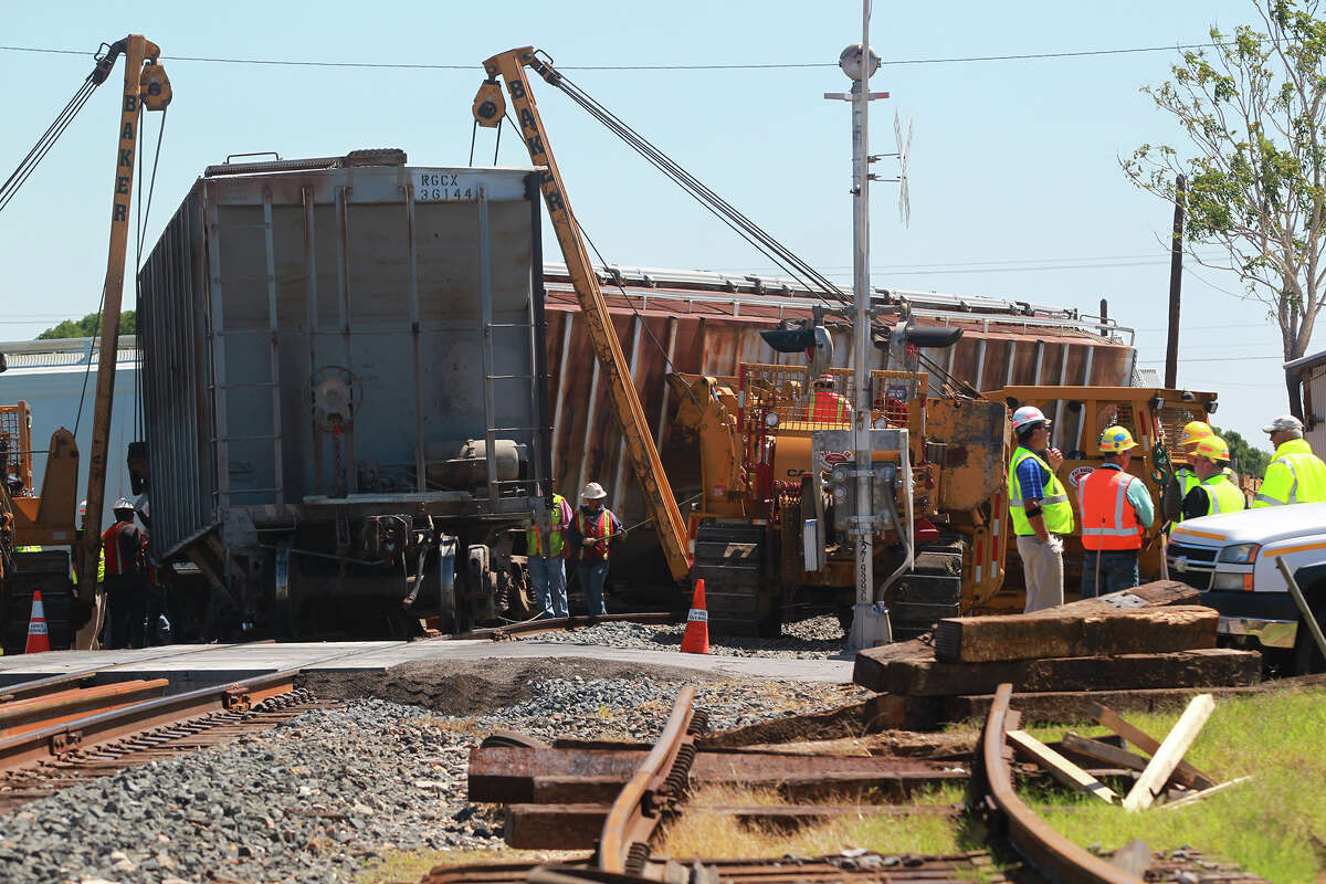 Close call for Lytle as UP train derails