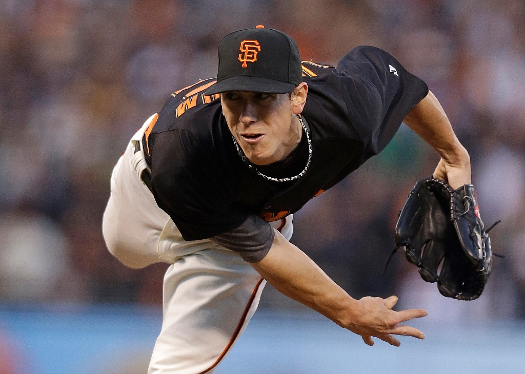 Giants pitcher Lincecum faces marijuana charge after traffic stop