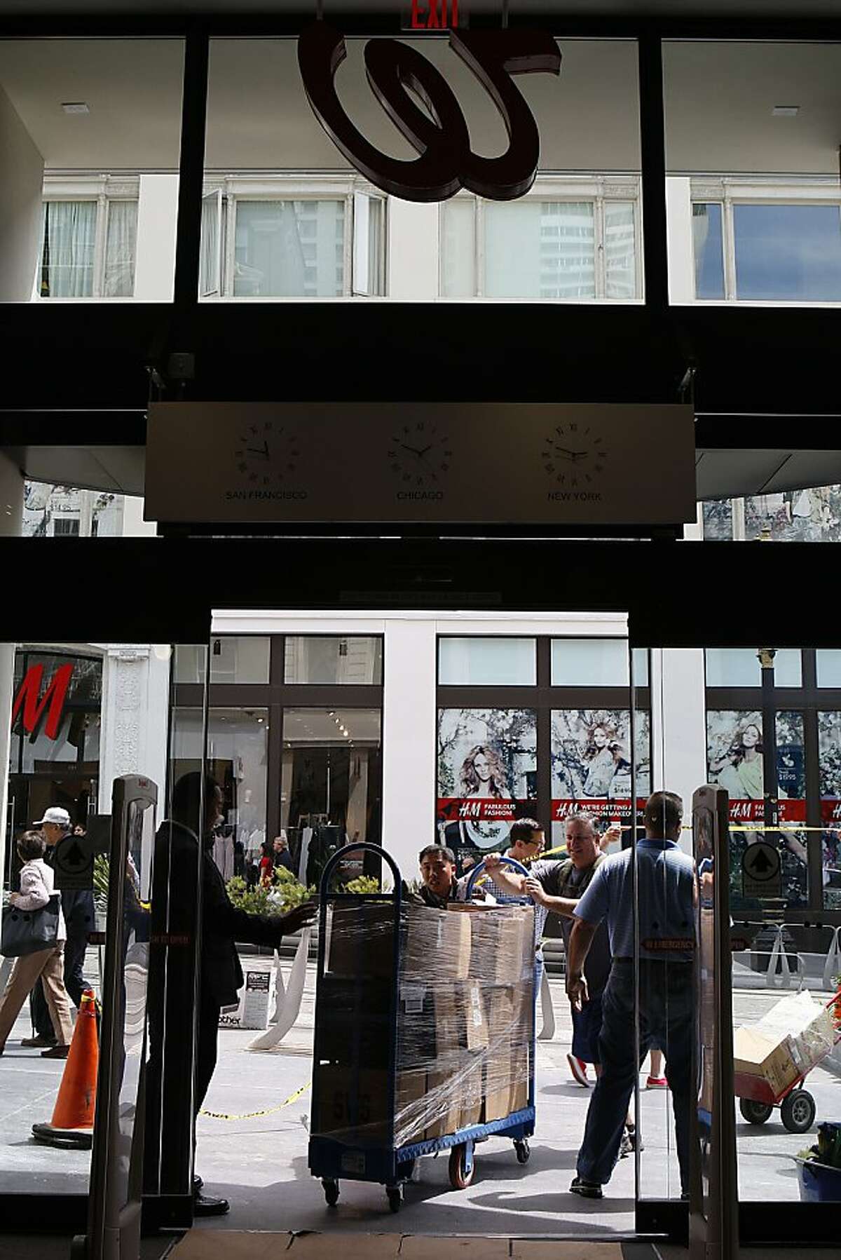 Walgreens opens highend SF flagship
