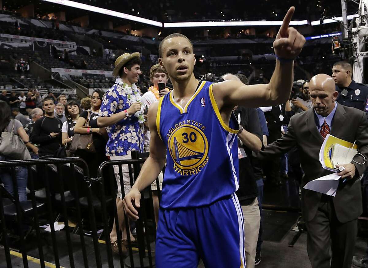Warriors finally win in San Antonio