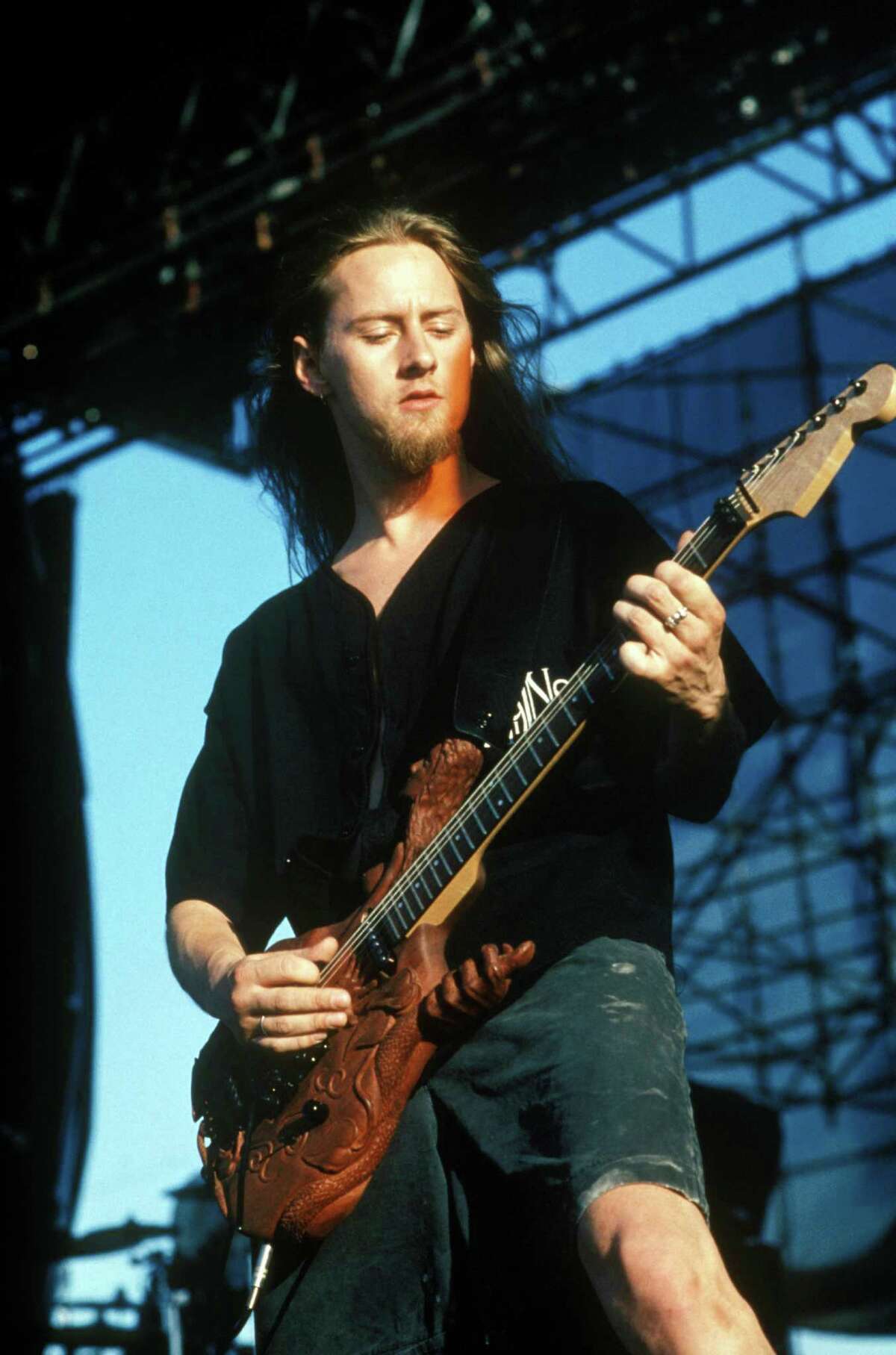 Jerry Cantrell: More Than Just Alice In Chains - kdj7if8