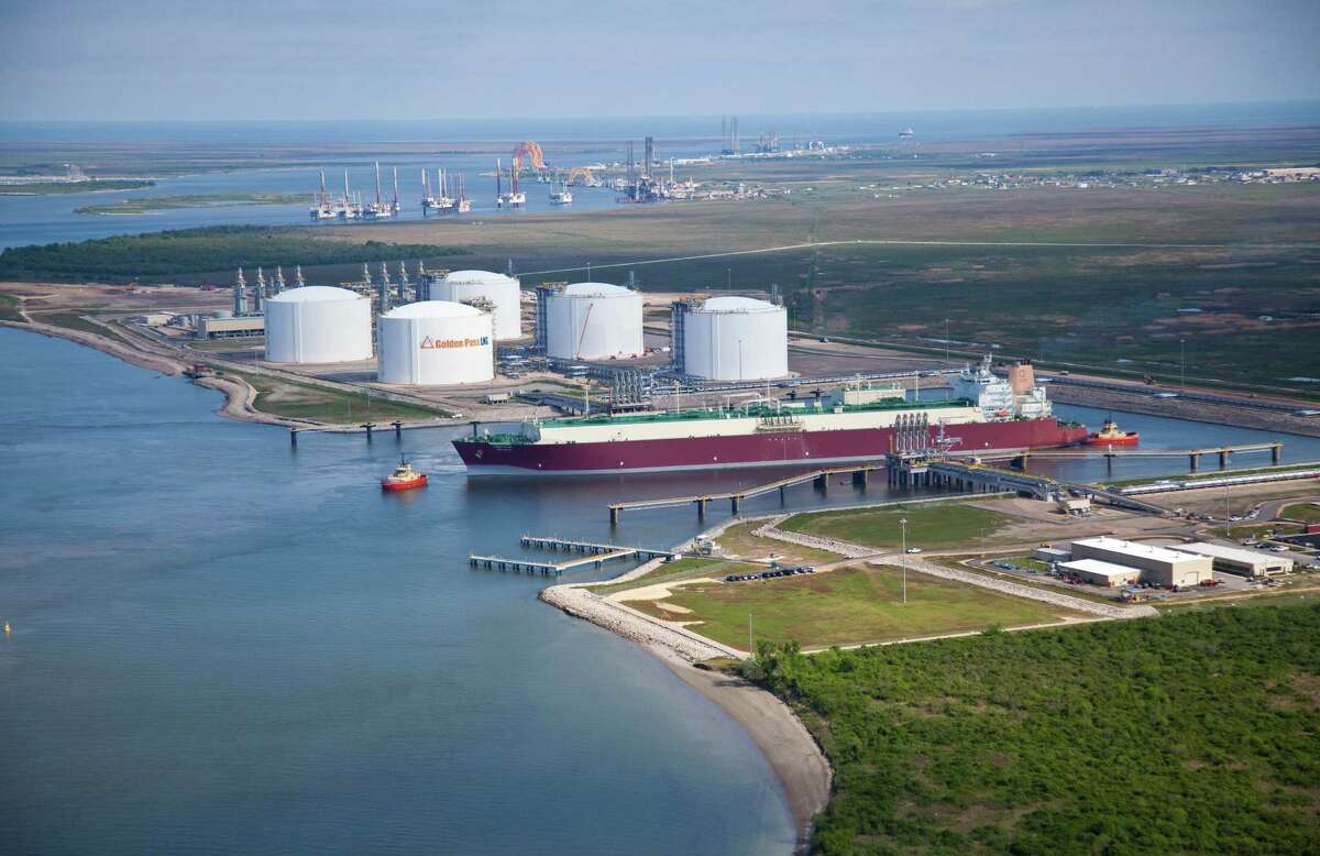 A deal between Exxon Mobil and Qatar Petroleum International would add a liquefied natural gas export terminal to the existing import terminal at Sabine Pass.
