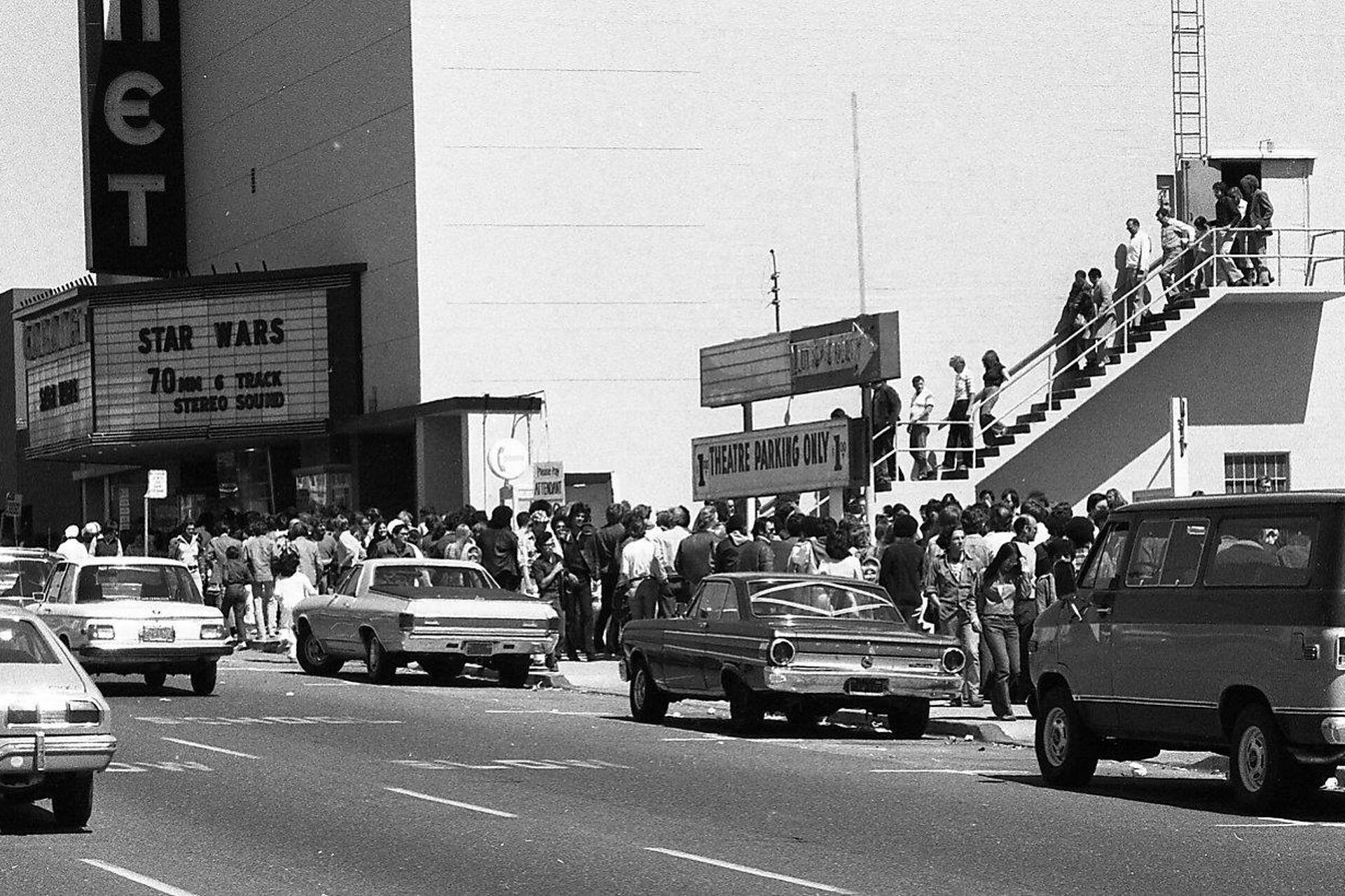 Star wars premiere 1977 online