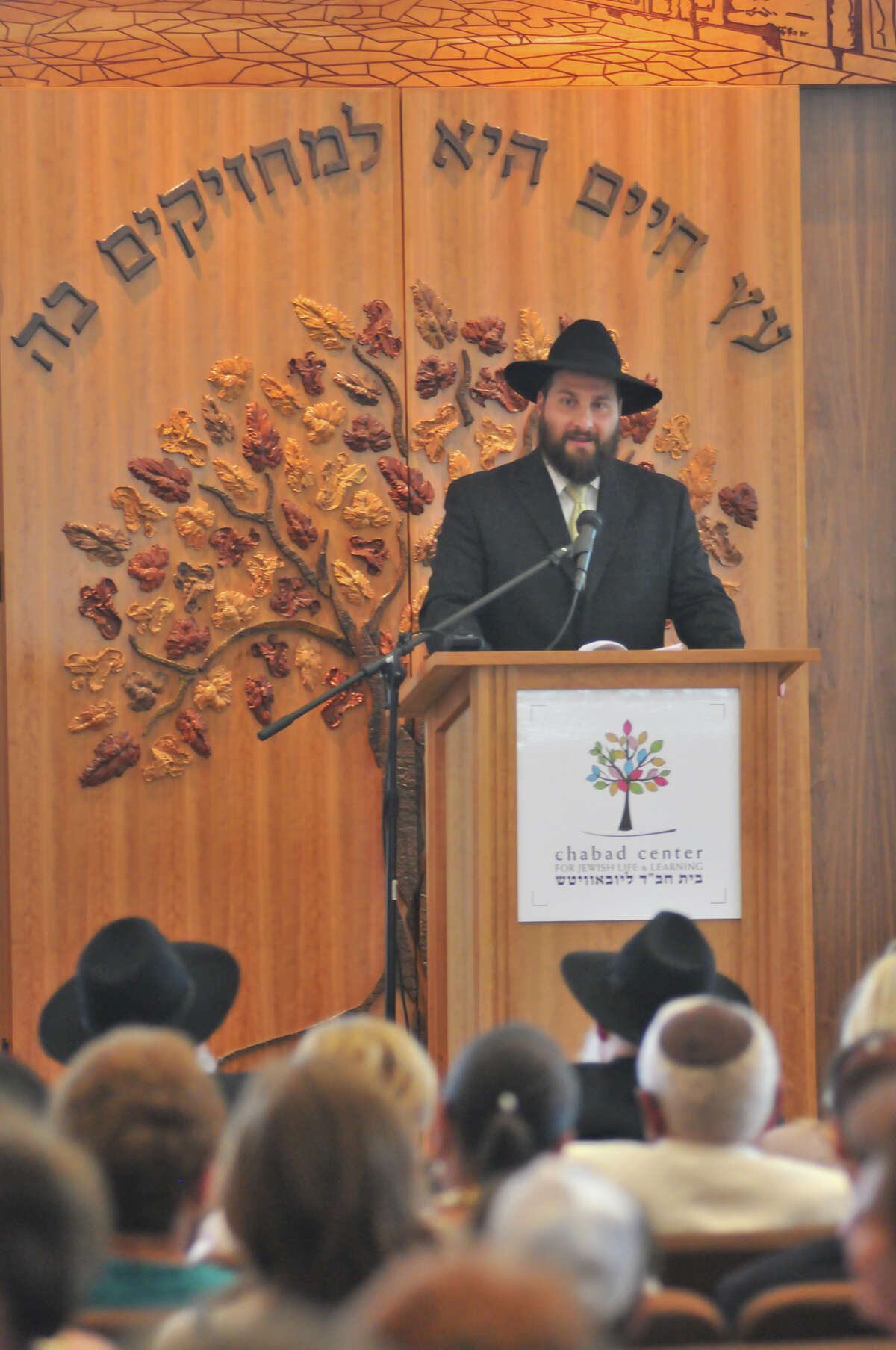 Chabad Center for Jewish Life opens