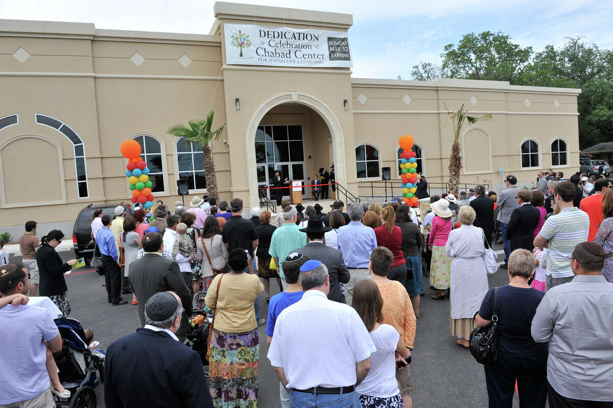 Chabad Center for Jewish Life opens