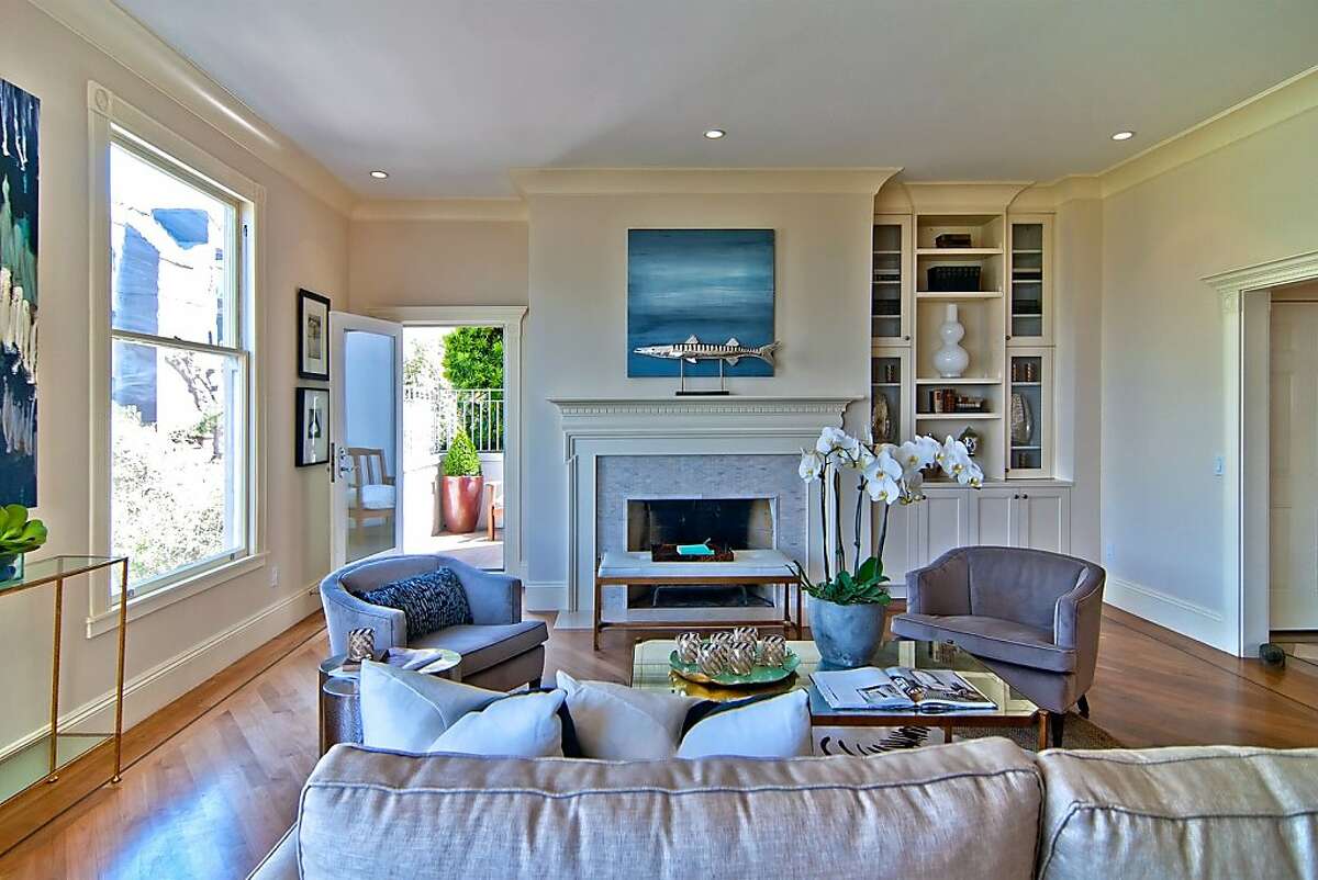 Russian Hill condo has patio, bay views