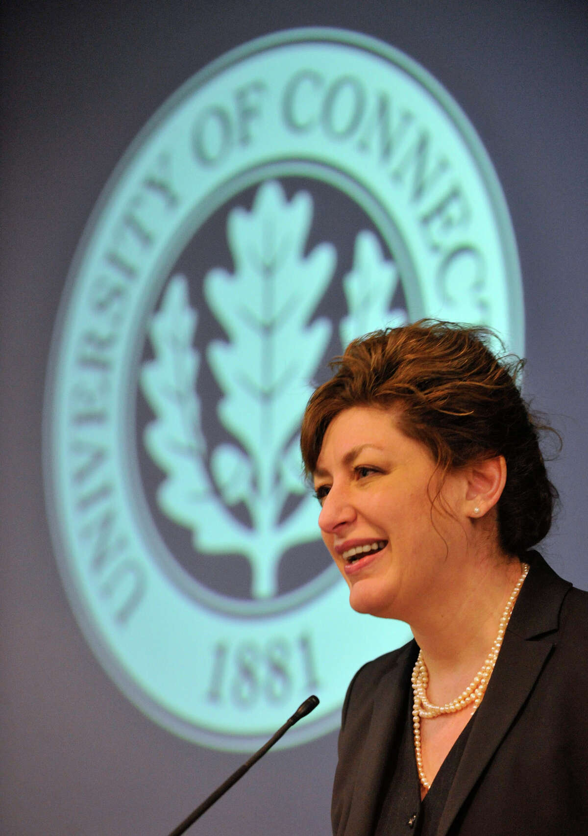 Survey: UConn's Herbst among highest paid