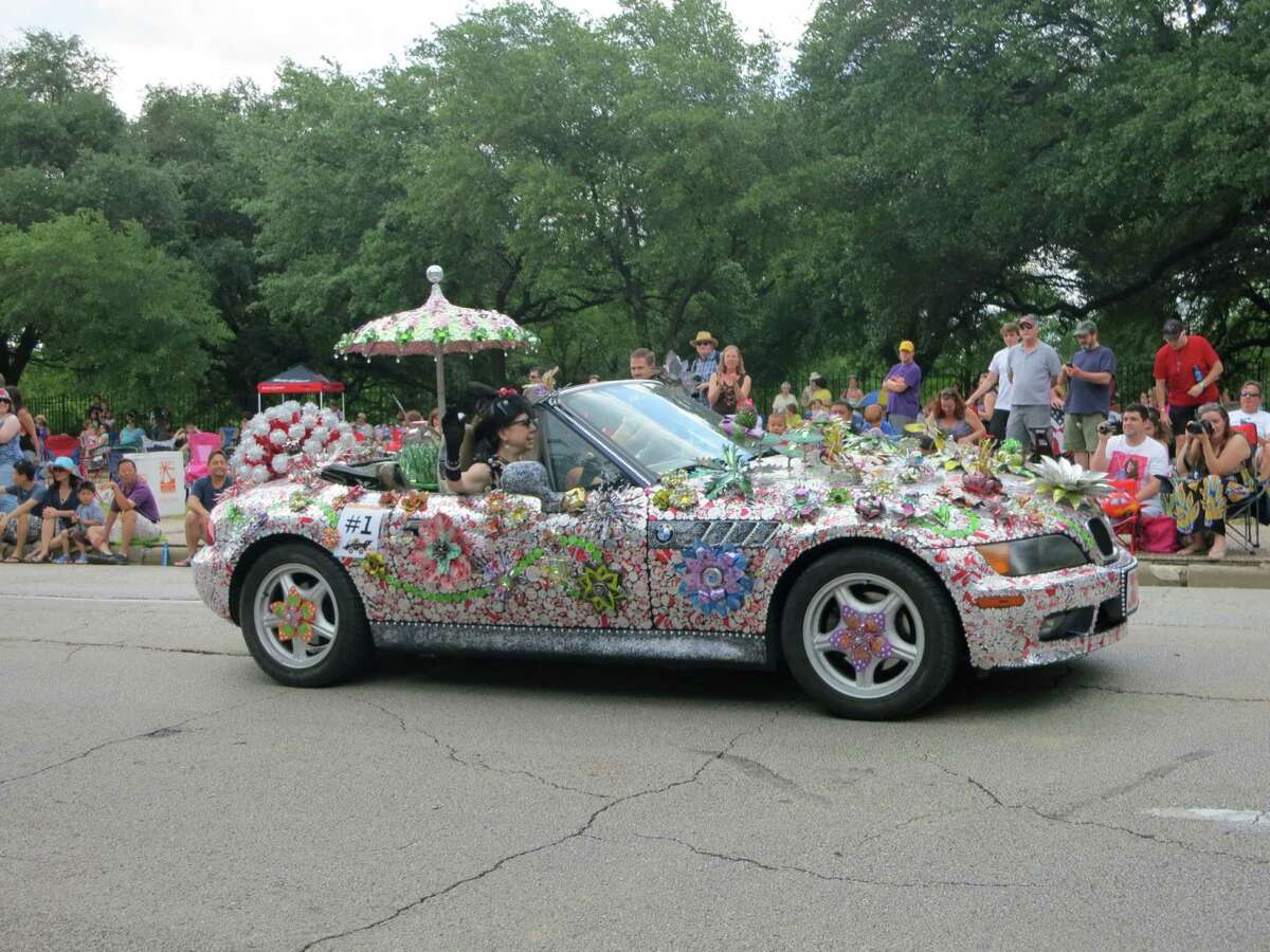 Arizona car wins Houston's Art Car Parade