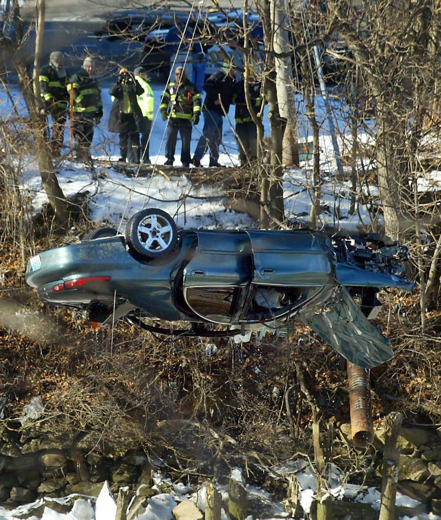 One body recovered after car crashes into river