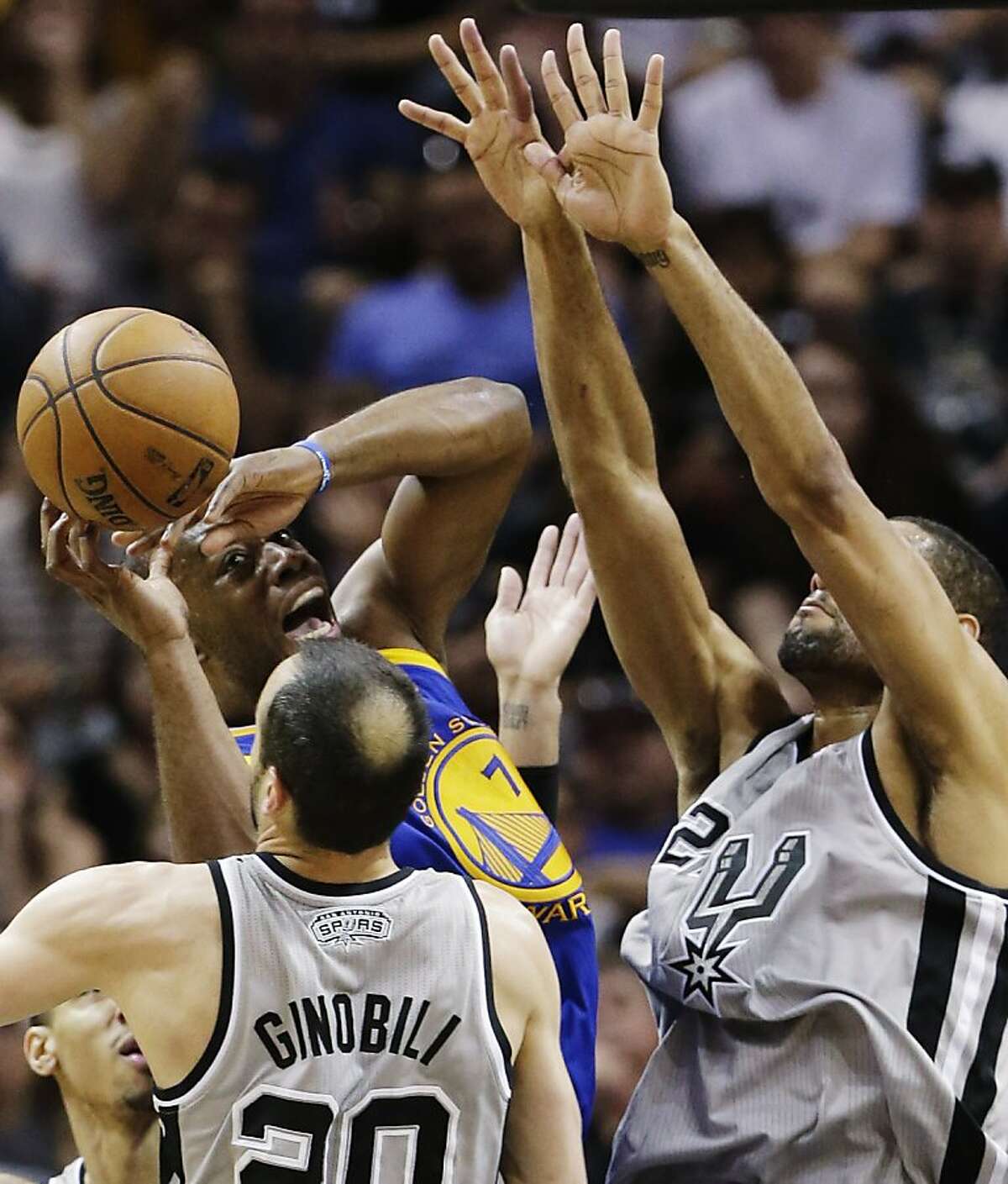 Spurs win, put Warriors on brink