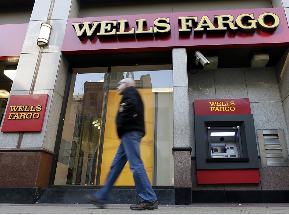 Wells Fargo told to refund overdraft fees