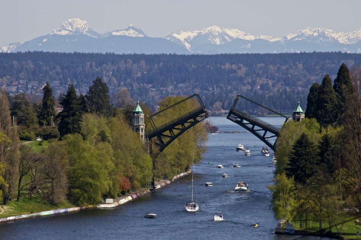 Seattle's Montlake Bridge to close for a month beginning in August for