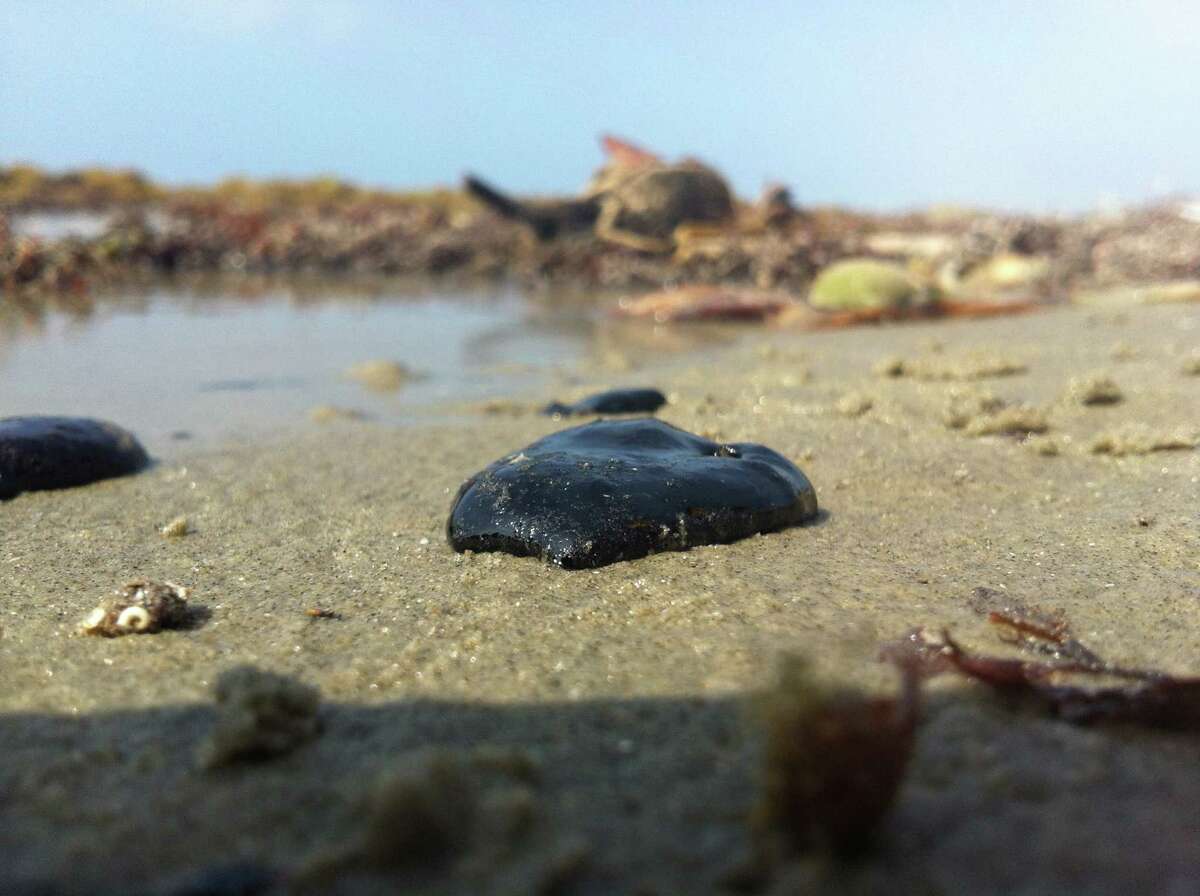 Study Tar balls found in Gulf teeming with 'flesheating' bacteria