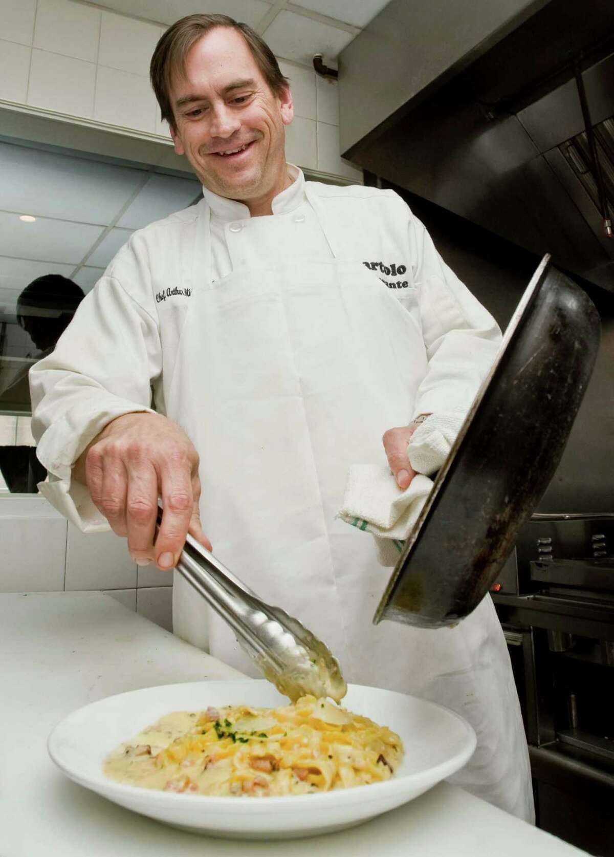 Chefs compete in cooking competition in Ridgefield