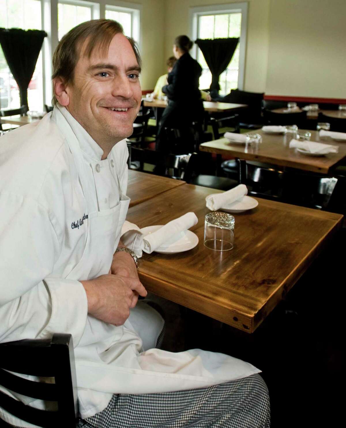 Chefs compete in cooking competition in Ridgefield