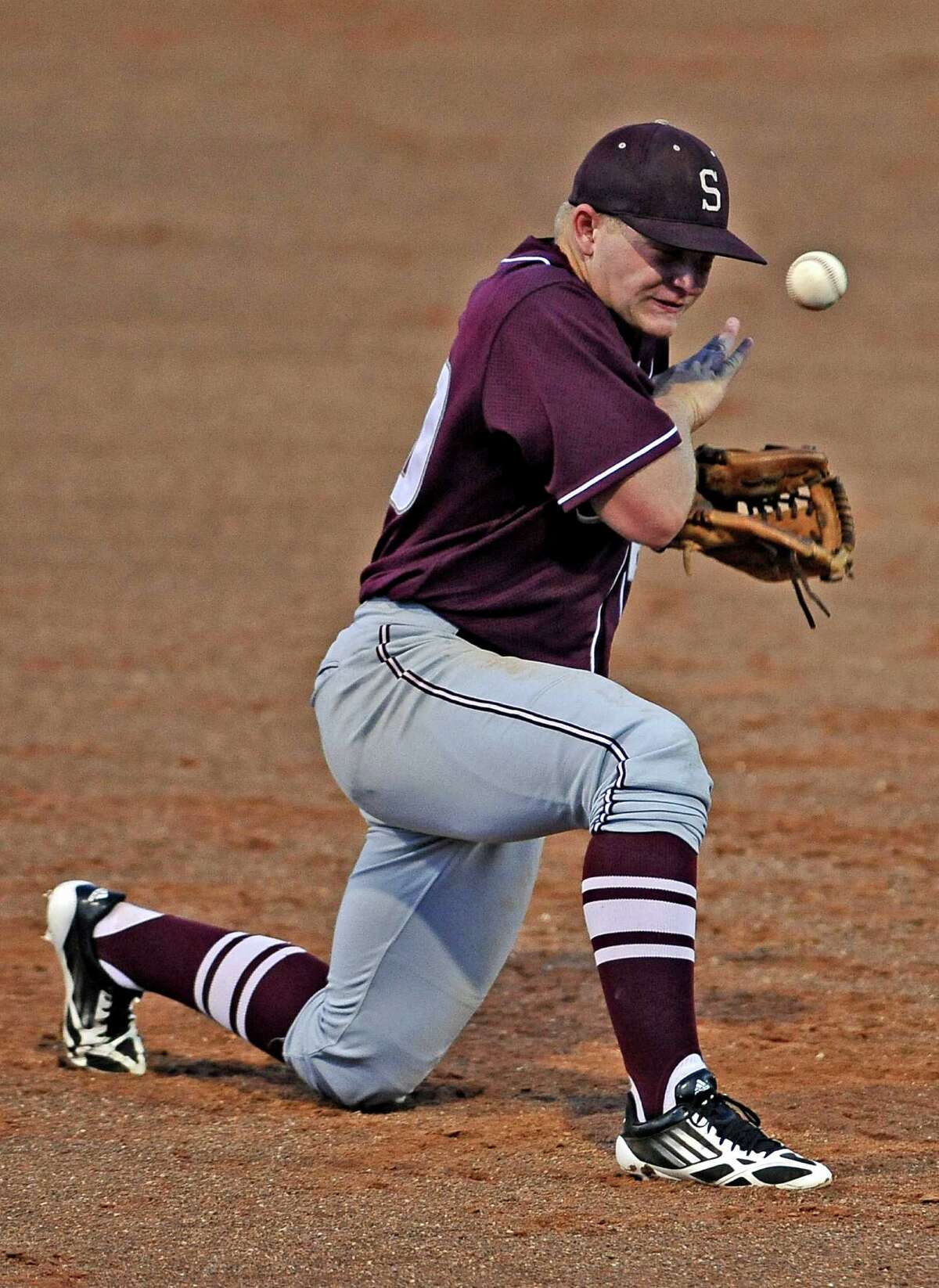 Great catch leads to final out as Silsbee advances past Carthage