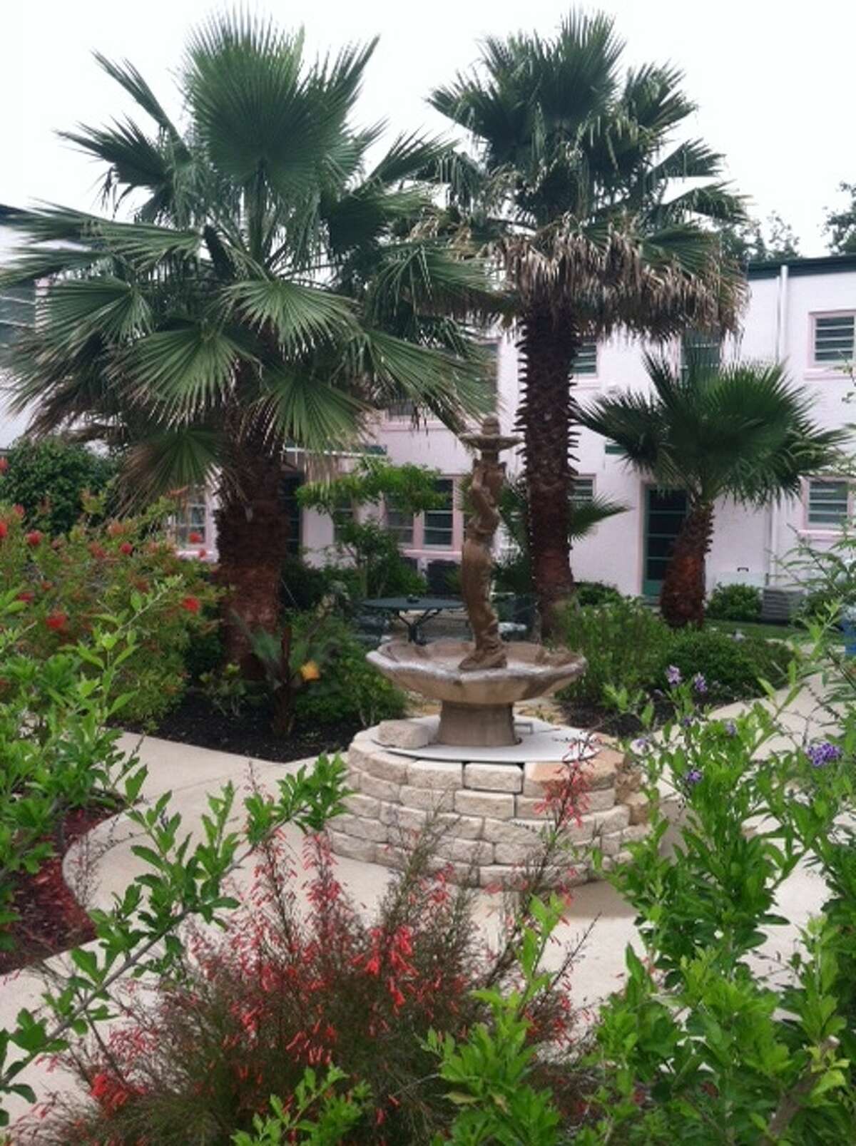 Clean Galveston tour showcases an eclectic mix of gardens