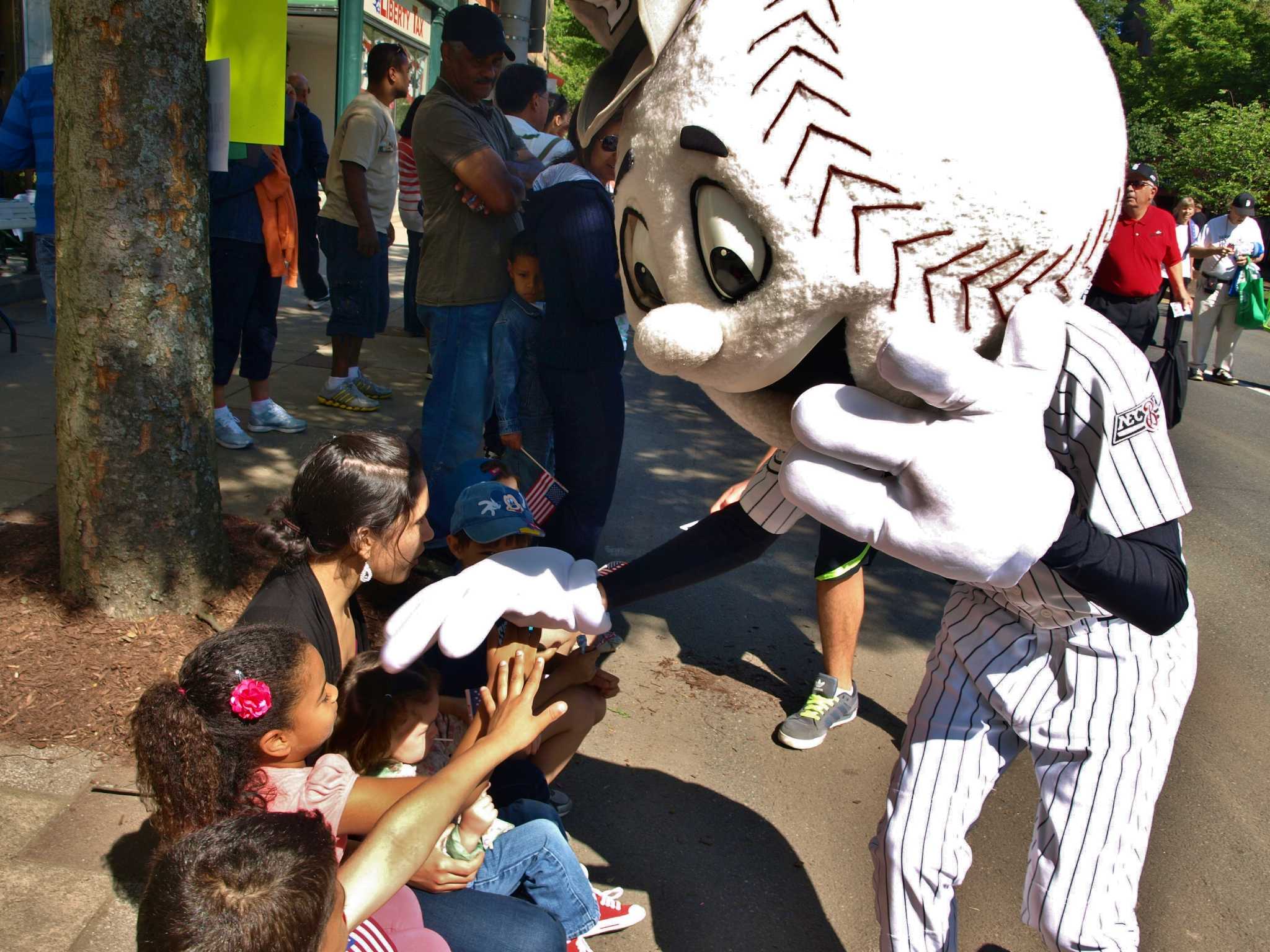 SEEN Danbury Memorial Day parade