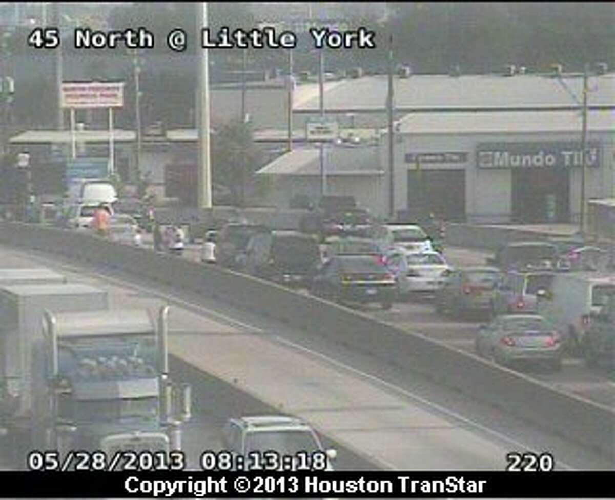 Houston wreck shuts down 3 lanes of Eastex near Little York