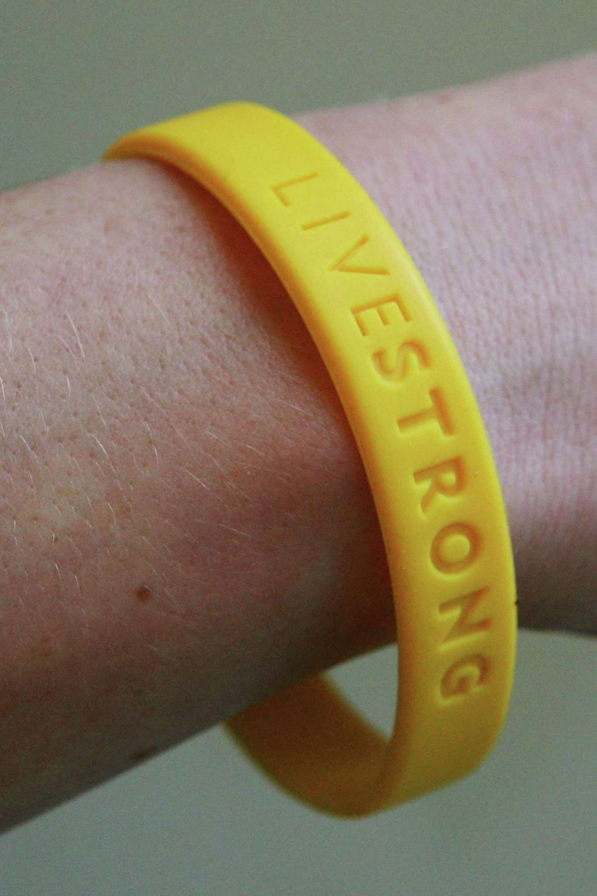 nike livestrong wristband