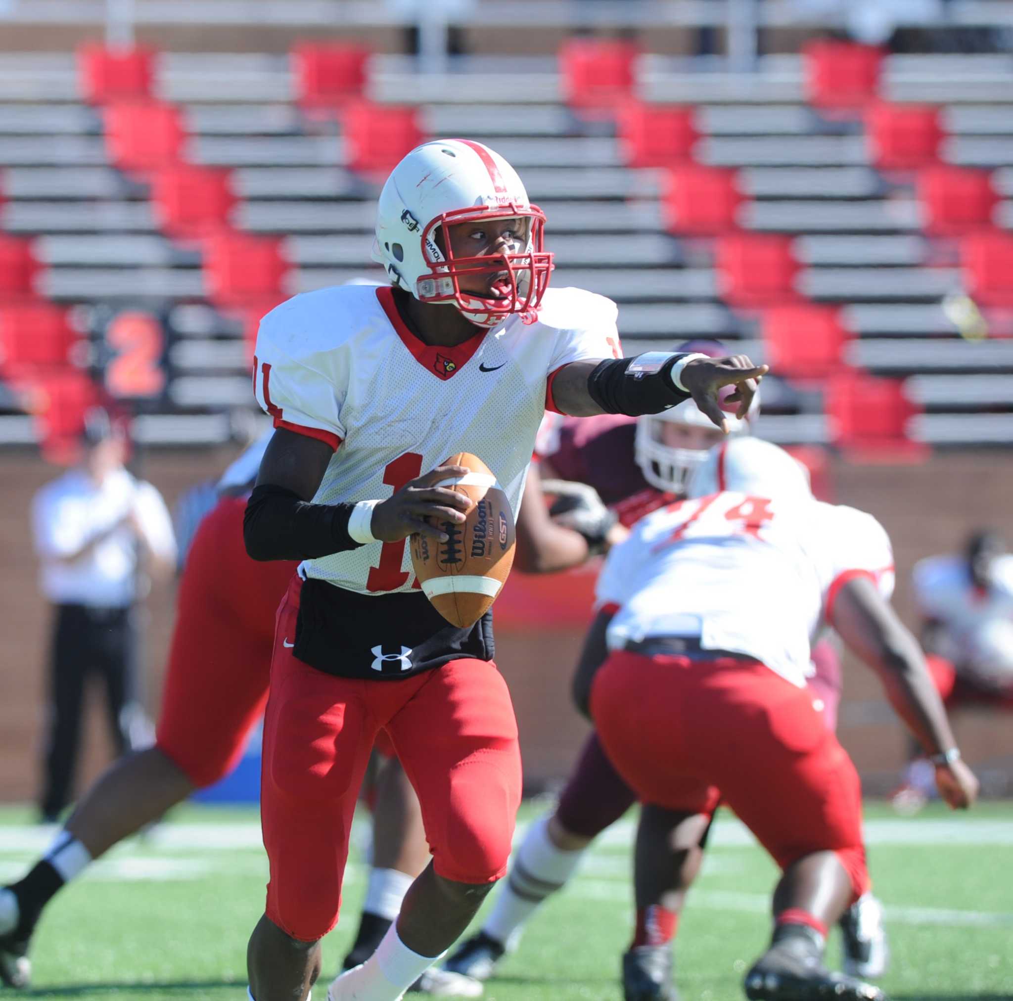 New coaches, talented players add excitement to Bellaire spring football