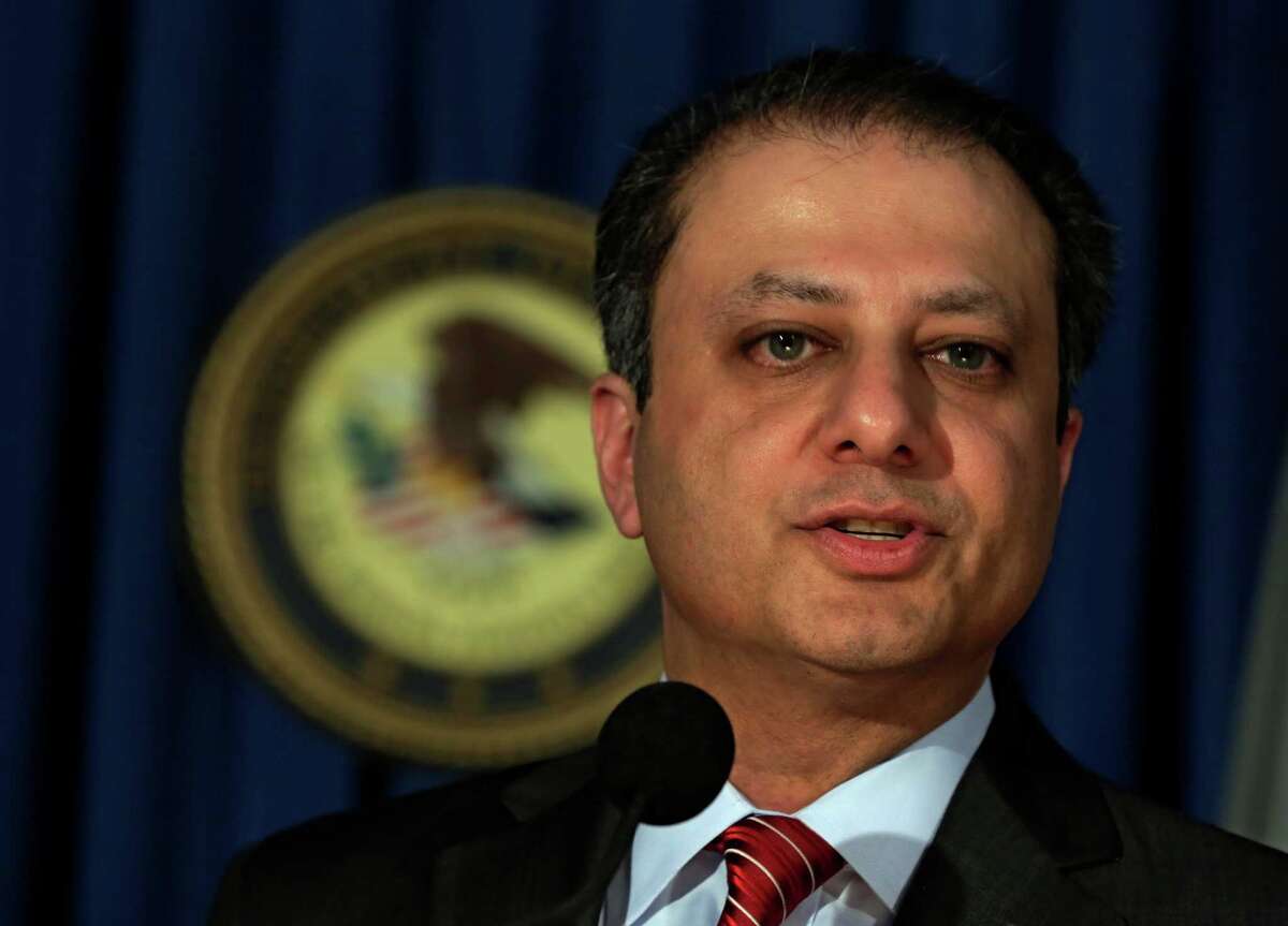 7 charged in huge online moneylaundering case