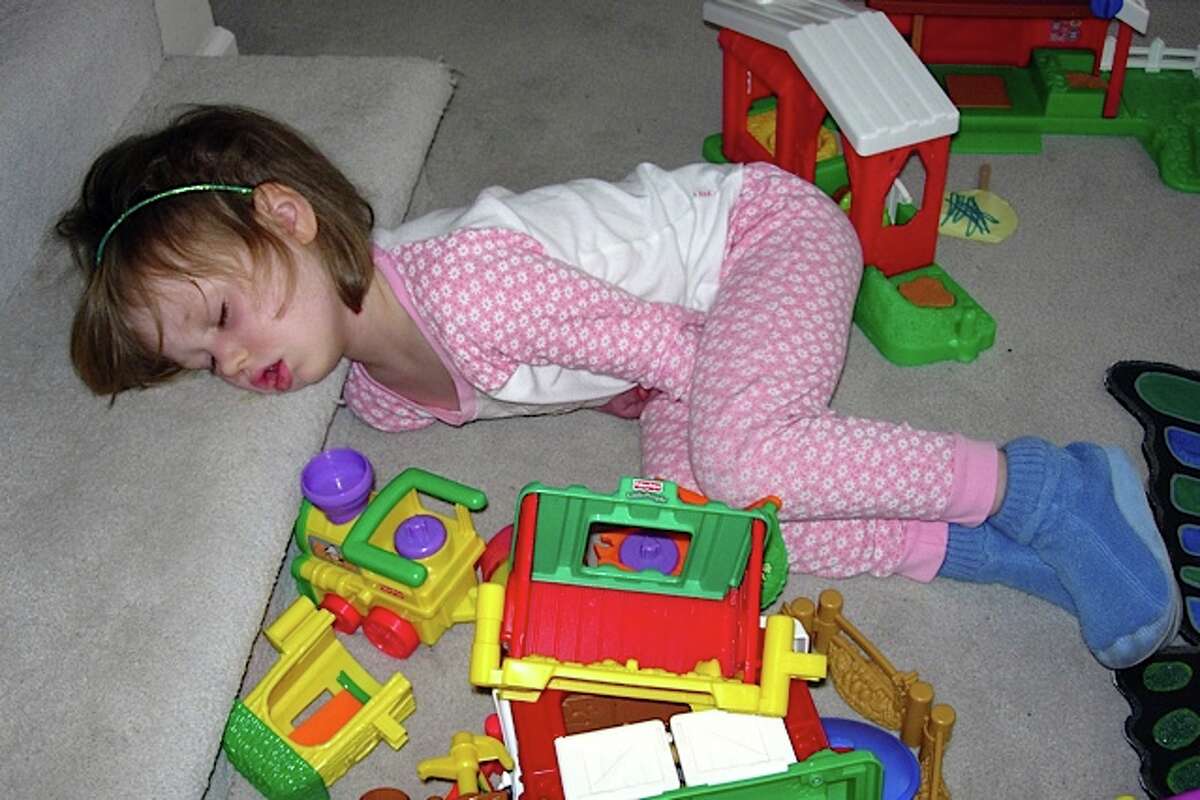 reader-photos-kids-fall-asleep-in-the-craziest-places